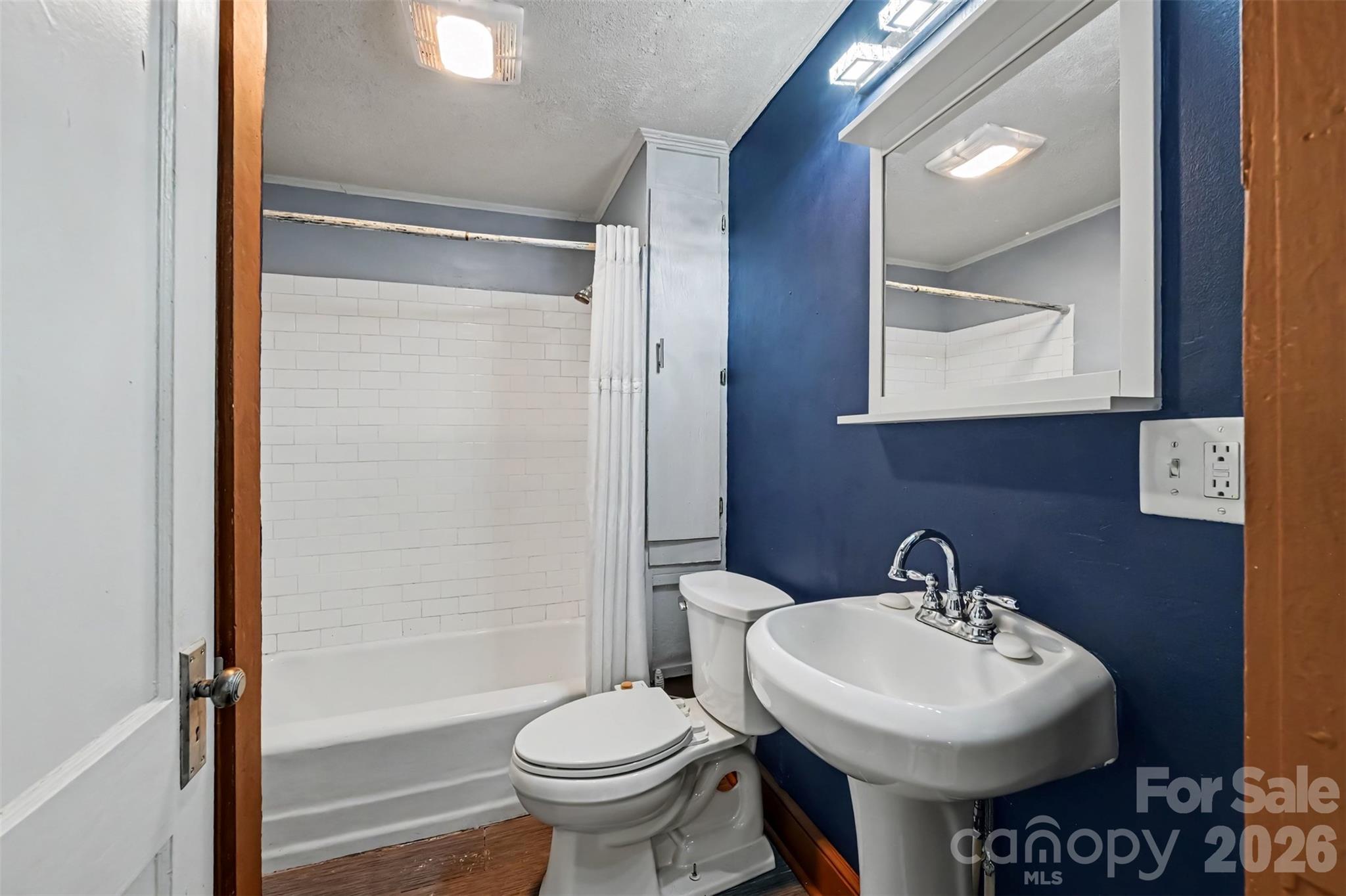 607 S Harding Avenue Property Photo 20