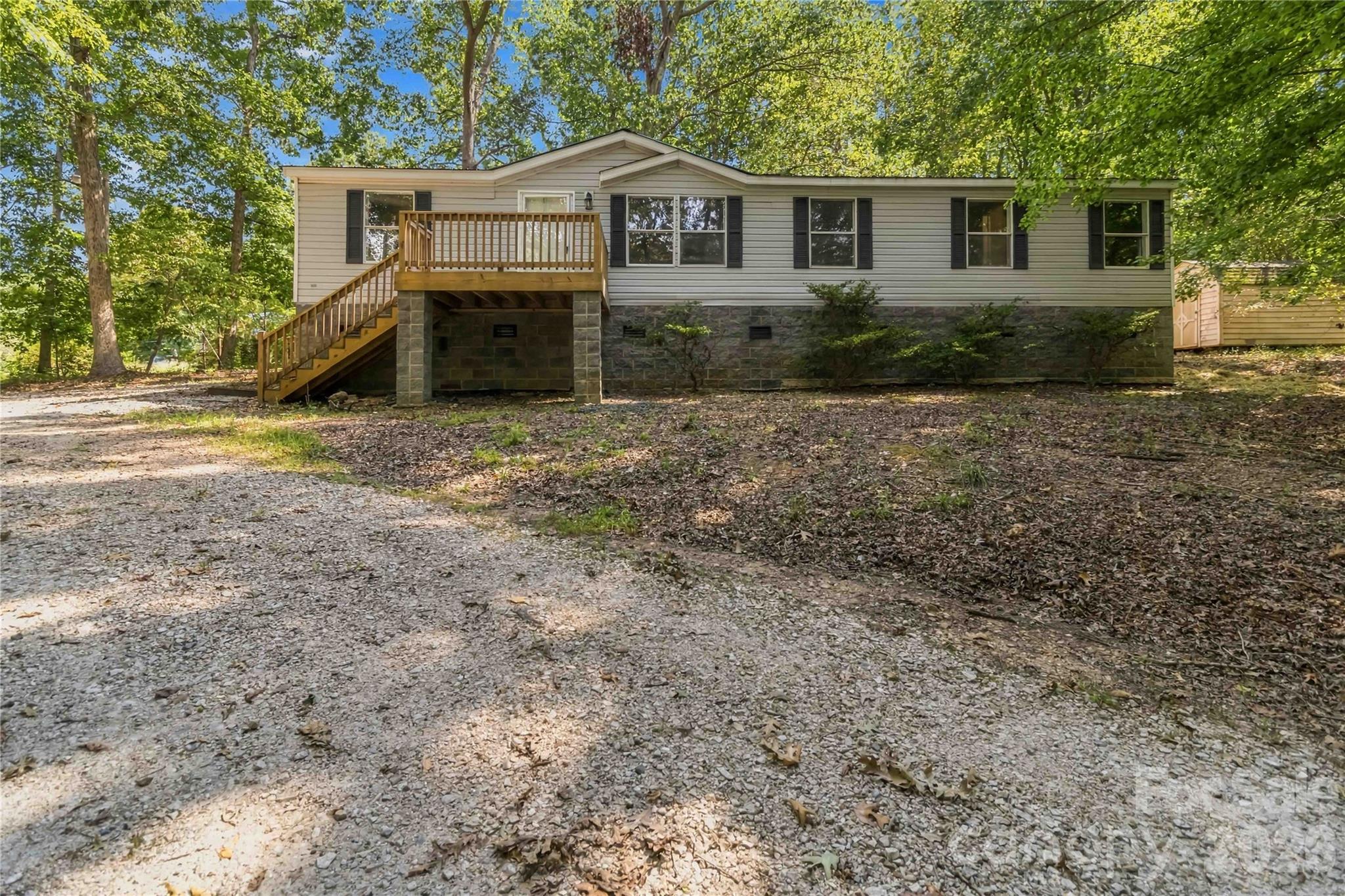 2212 Wildwood Drive Property Photo 1