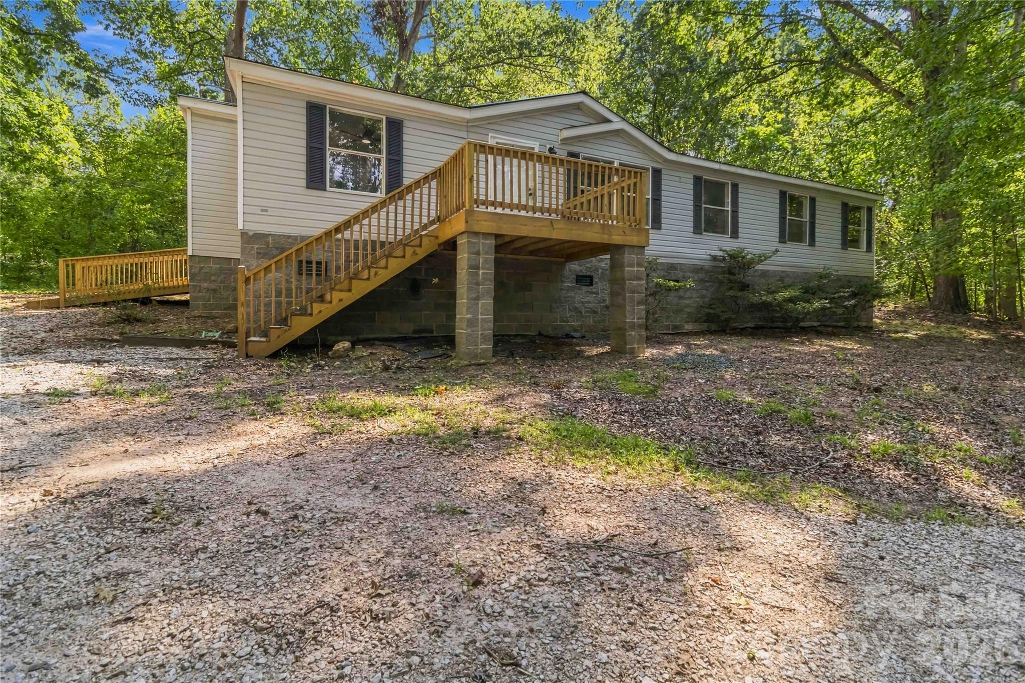 2212 Wildwood Drive Property Photo 2