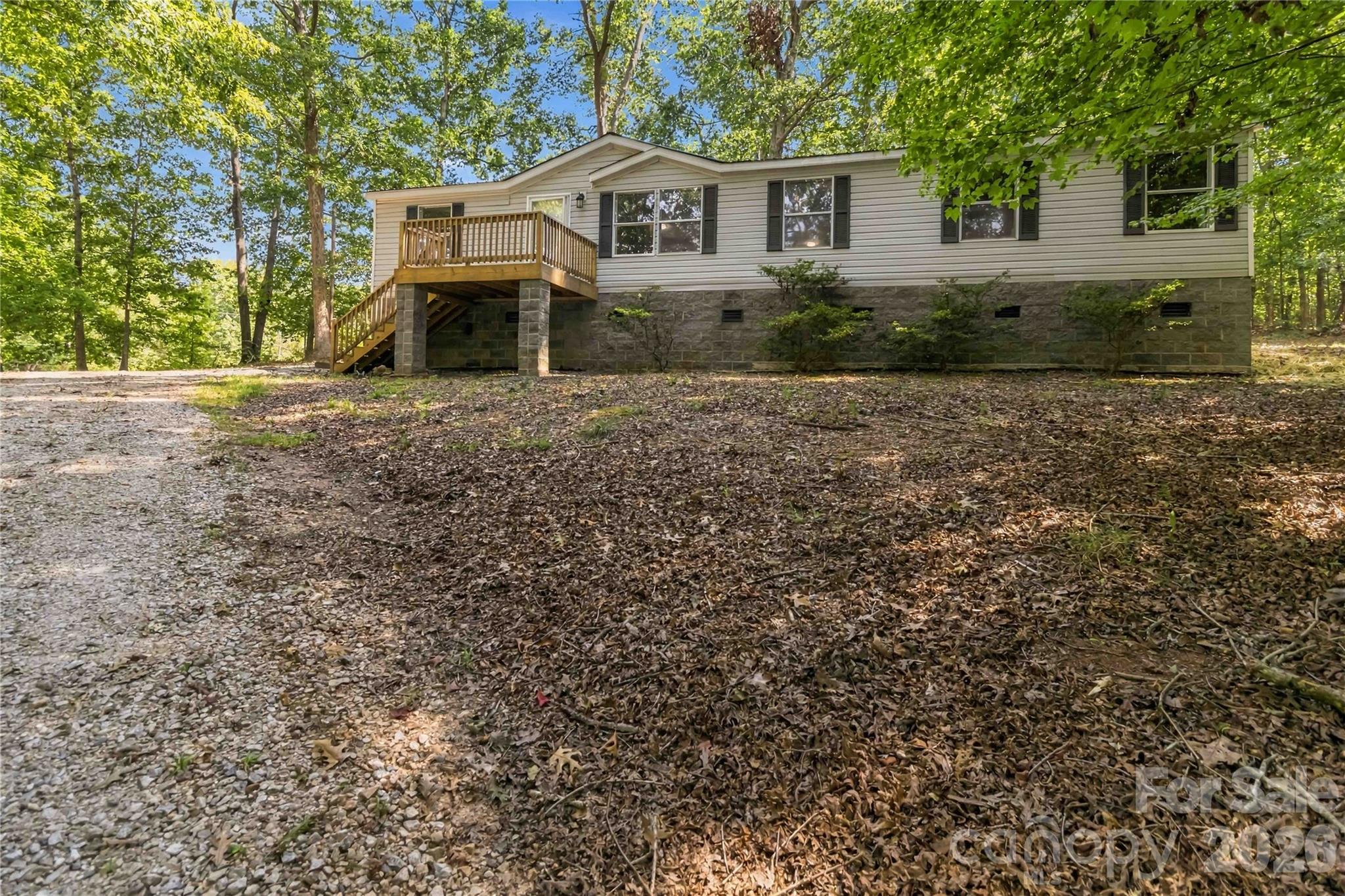 2212 Wildwood Drive Property Photo 3