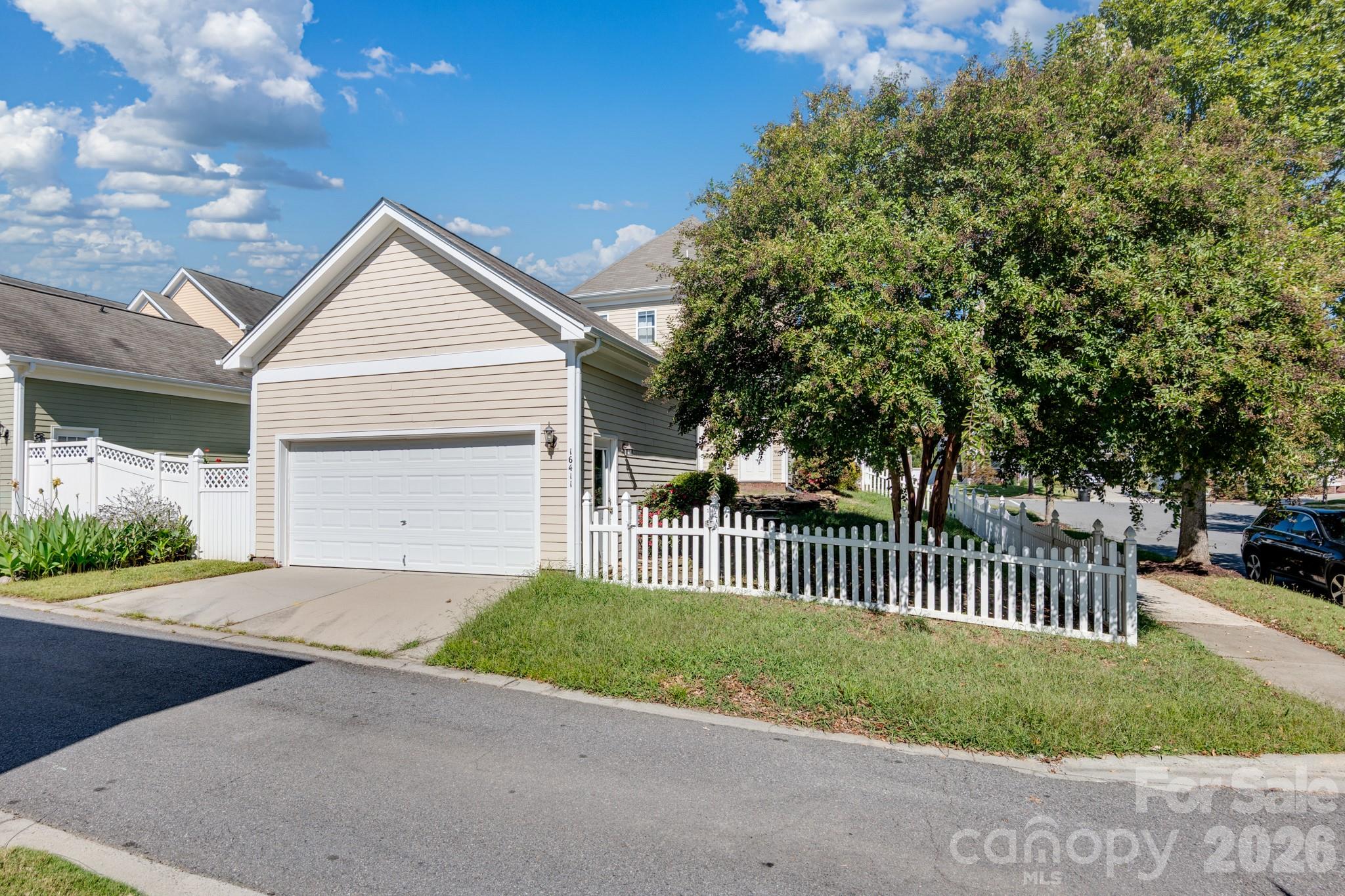 16411 Leavitt Lane Property Photo 32