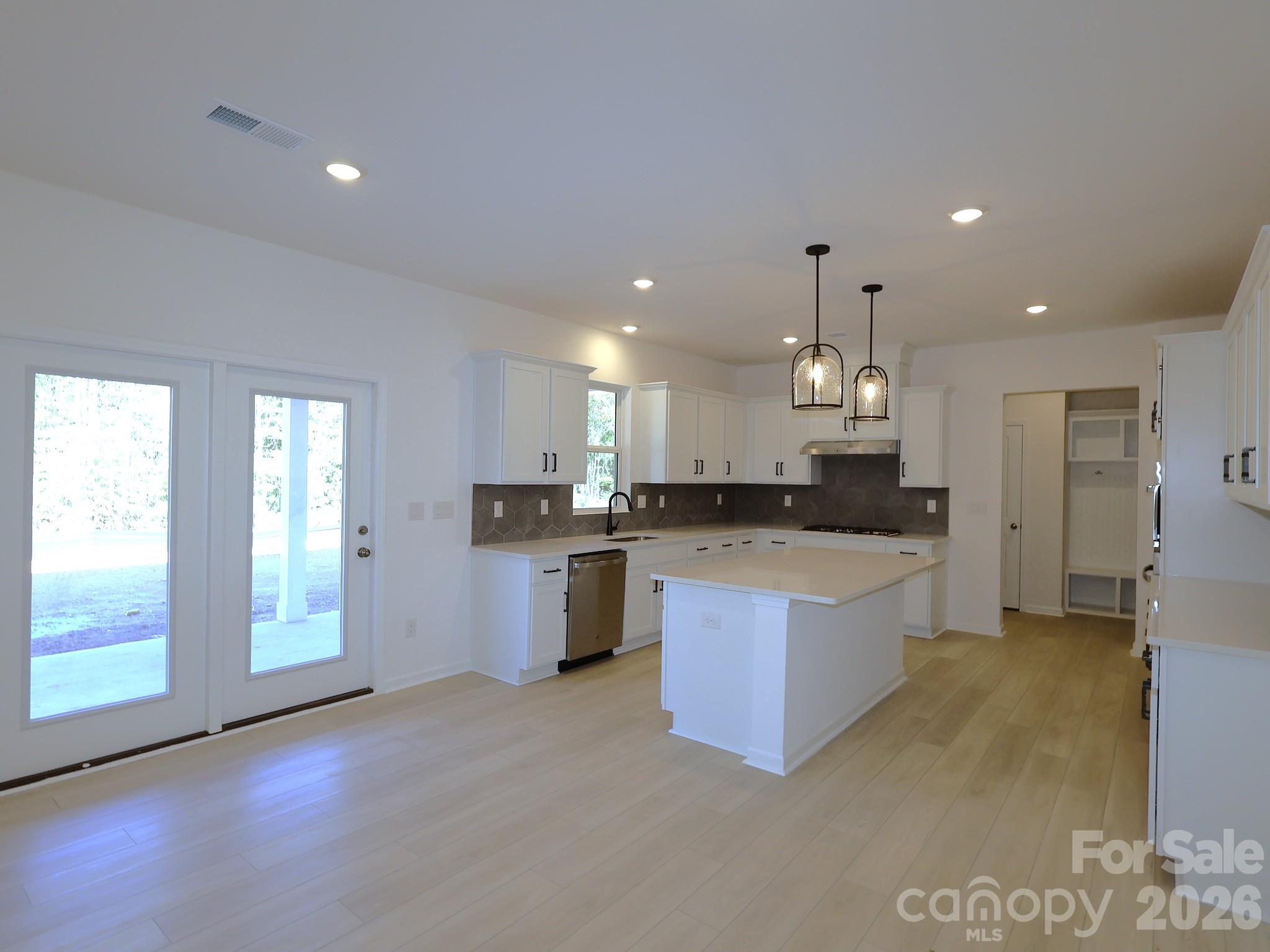 242 Amber Glen Drive Property Photo 5