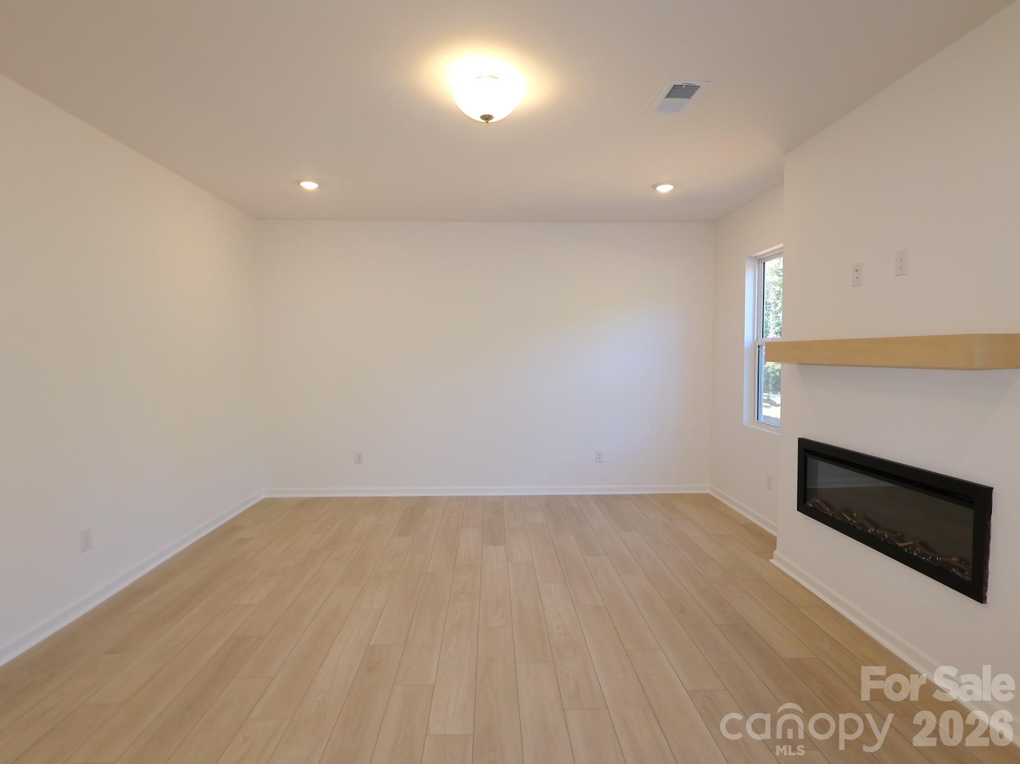 242 Amber Glen Drive Property Photo 7