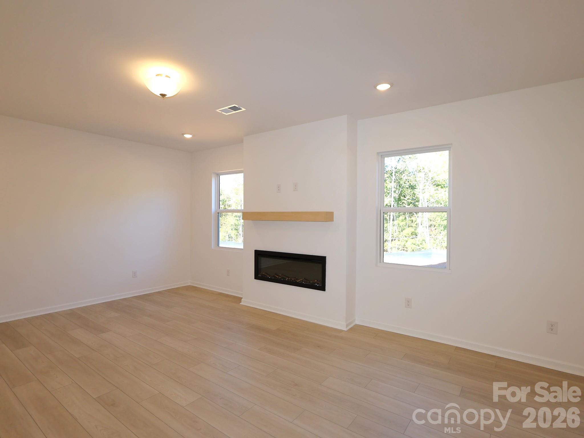 242 Amber Glen Drive Property Photo 10