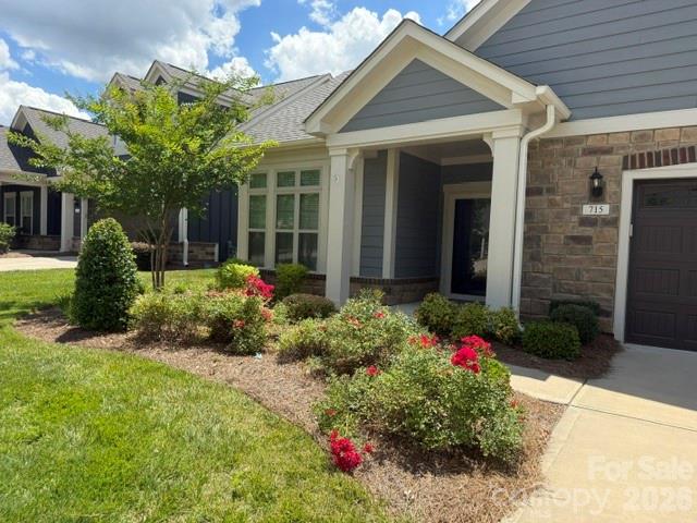 715 Poplar View Drive Property Photo 1