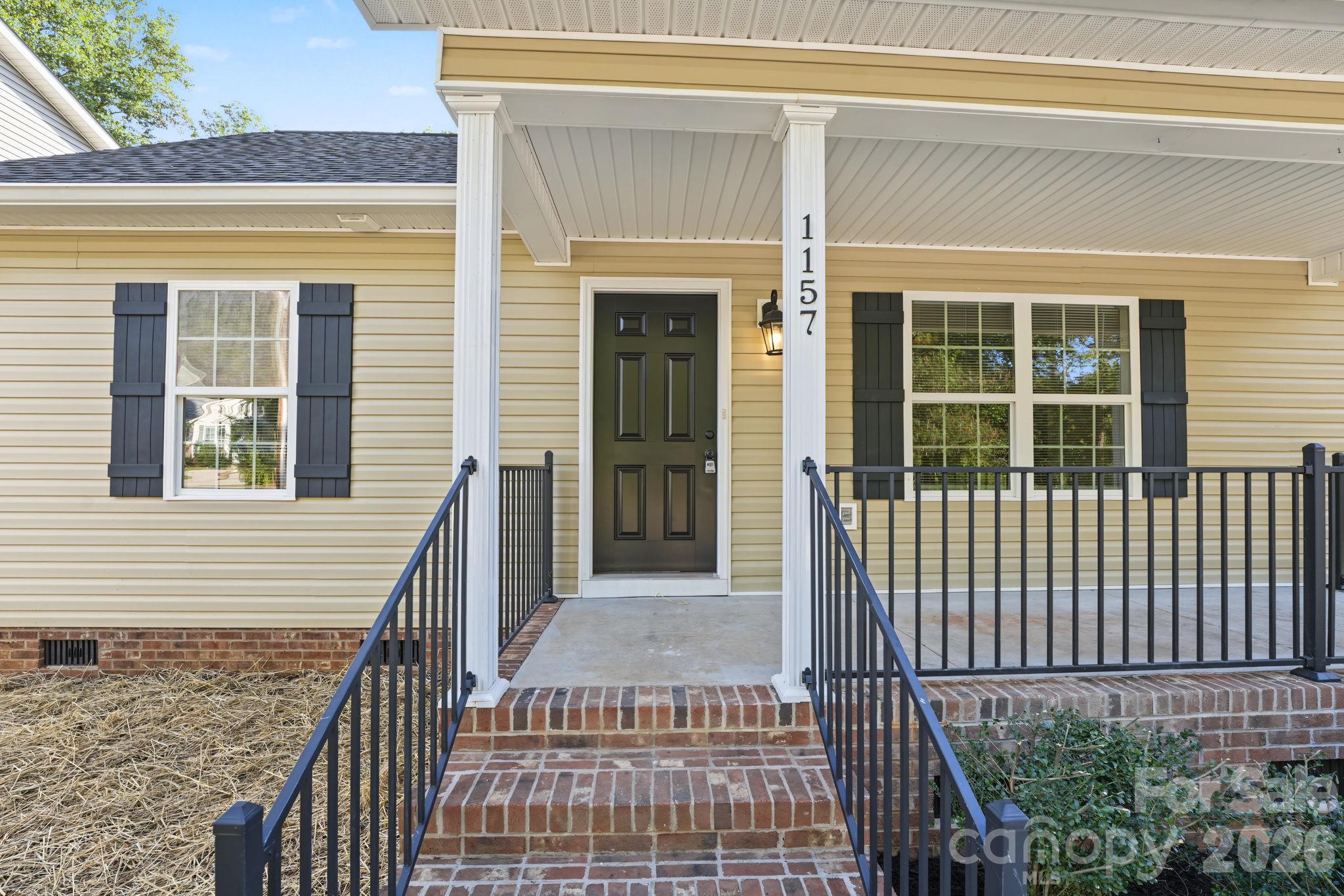 1157 Calhoun Street Property Photo 4