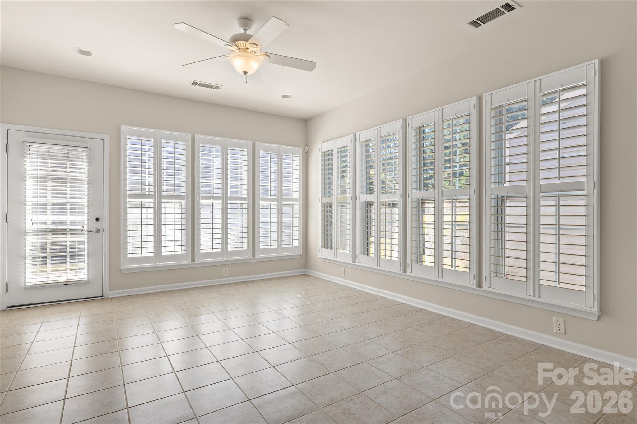 55336 Derringer Avenue Property Photo 15