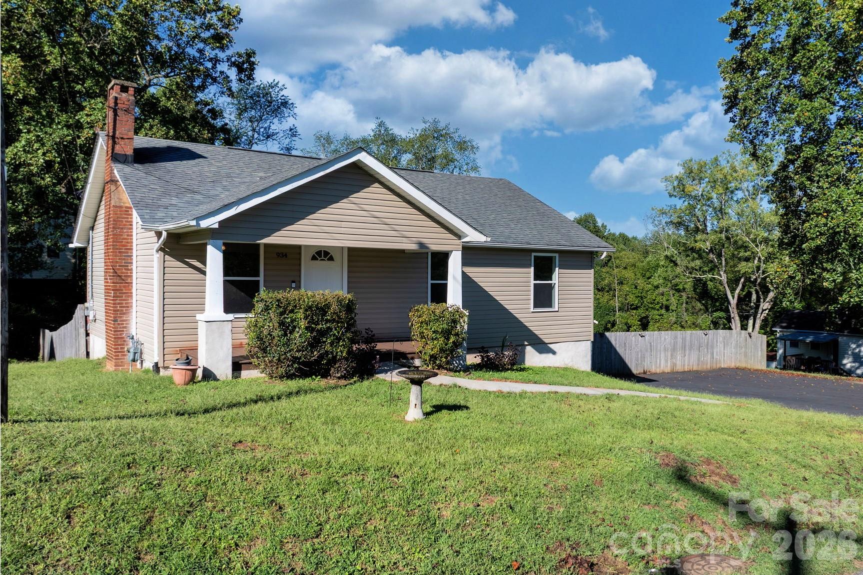 934 Fairview Drive Property Photo 1