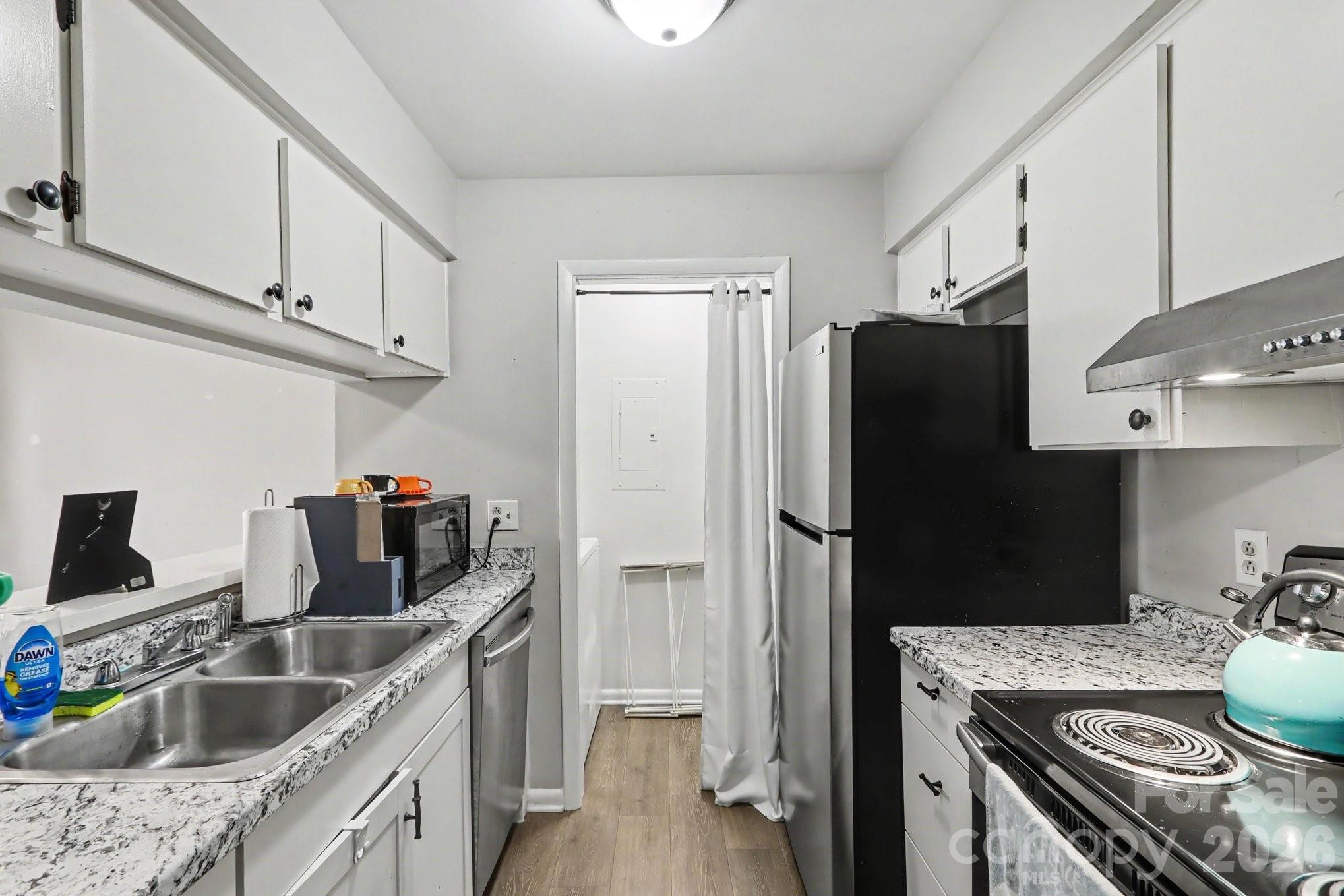 4401 Sharon Chase Drive H Property Photo 3