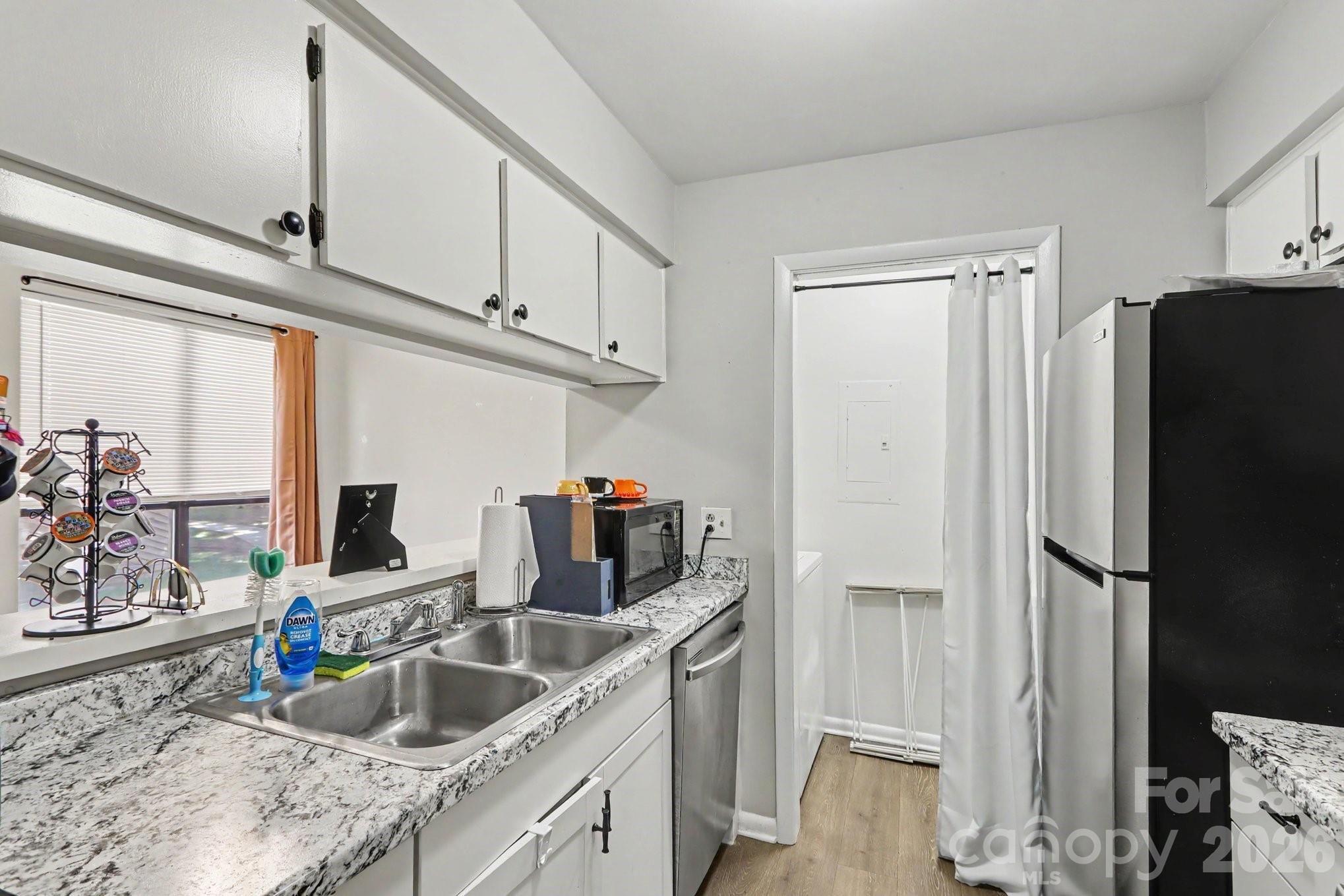 4401 Sharon Chase Drive H Property Photo 4