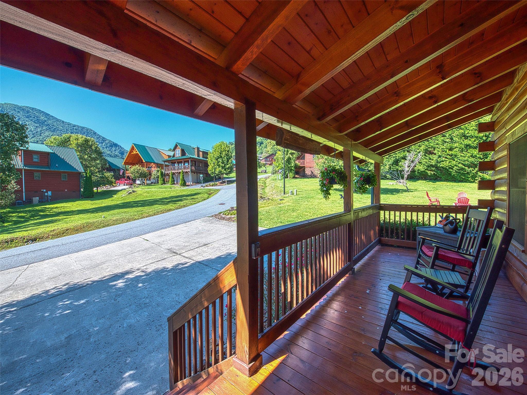 547 Panoramic Loop Property Photo 9
