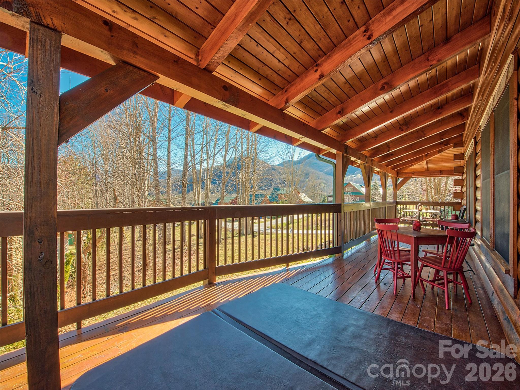 547 Panoramic Loop Property Photo 10