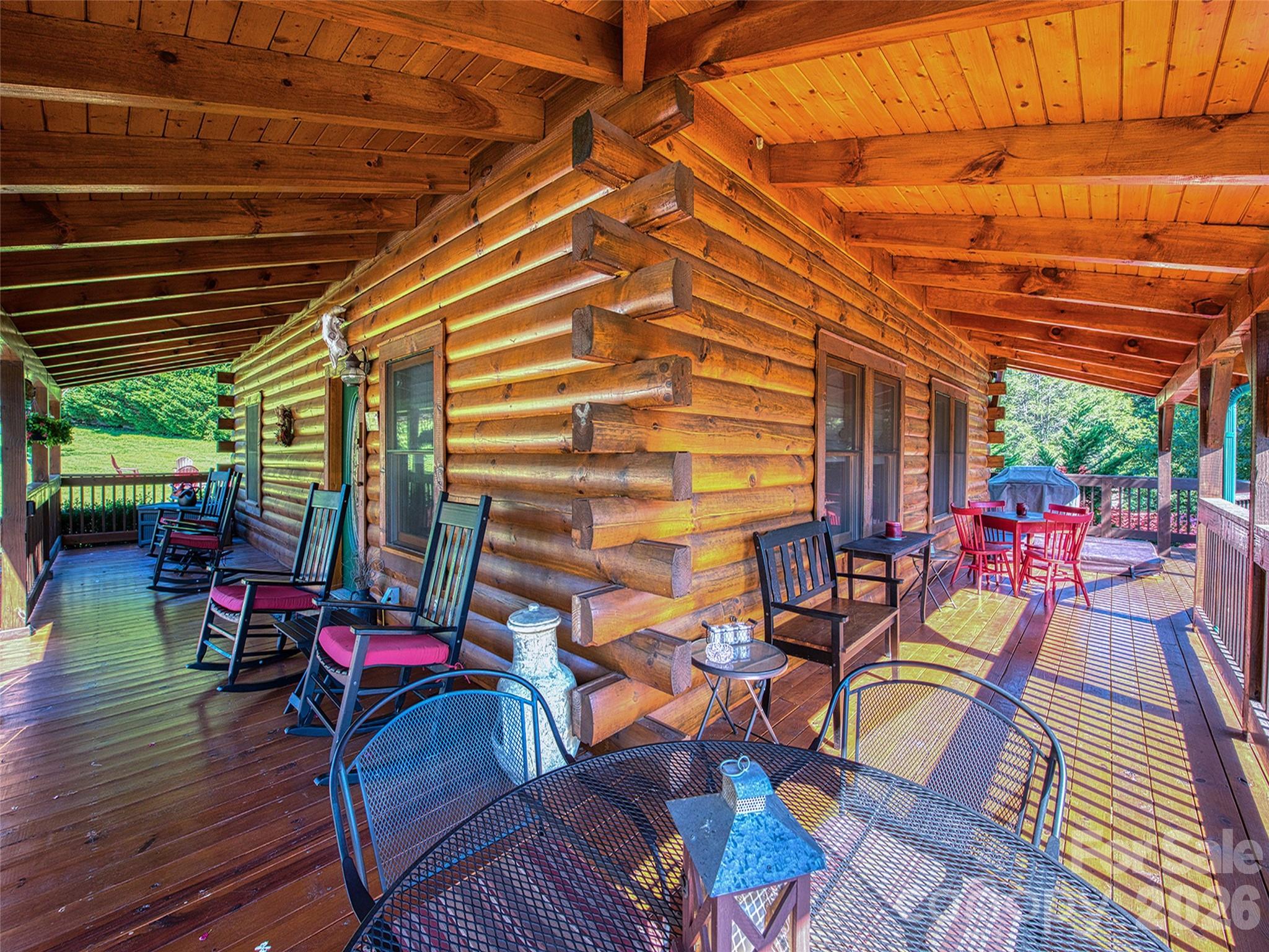 547 Panoramic Loop Property Photo 11