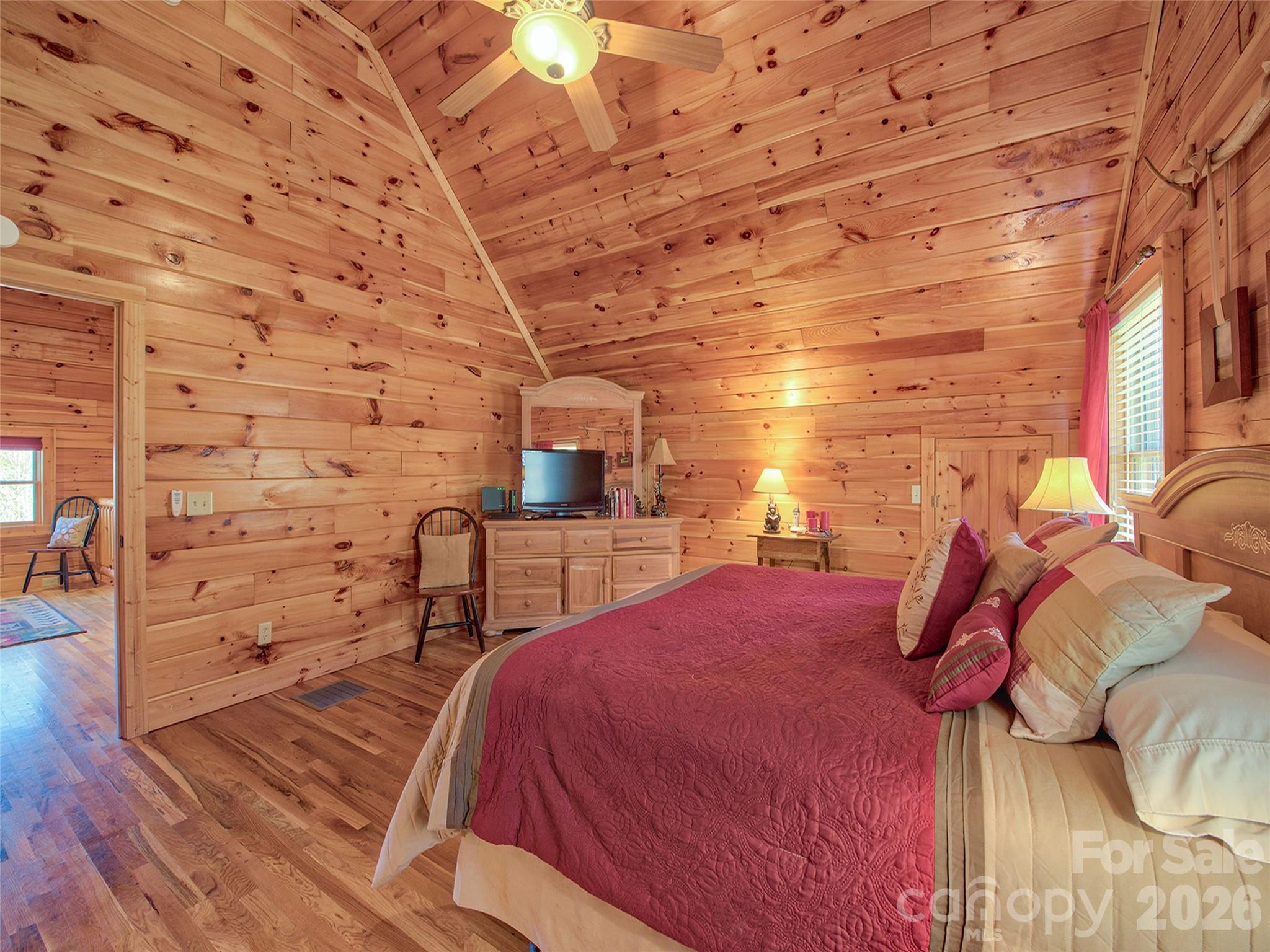 547 Panoramic Loop Property Photo 29