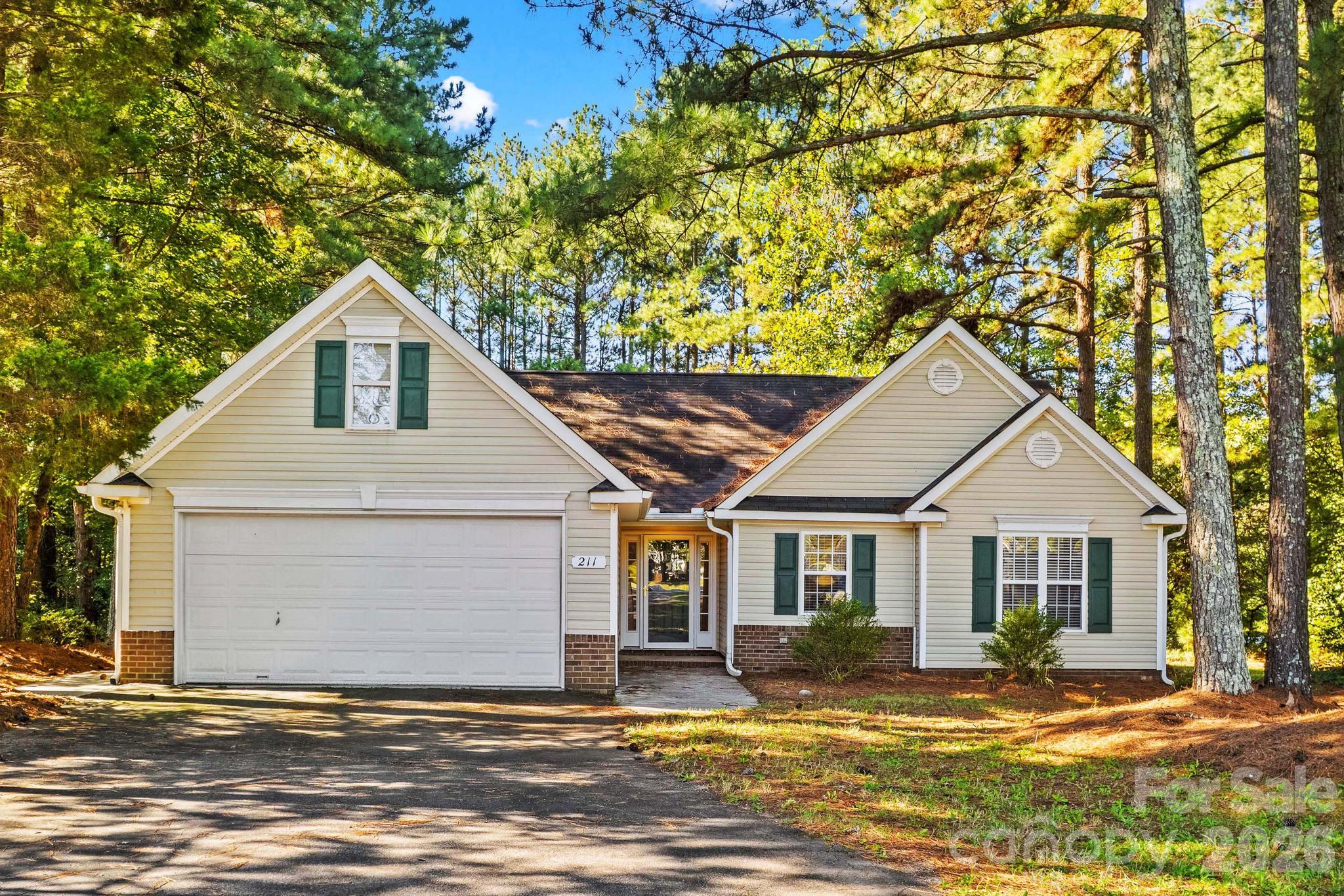 211 W Whispering Pines Lane Property Photo 1