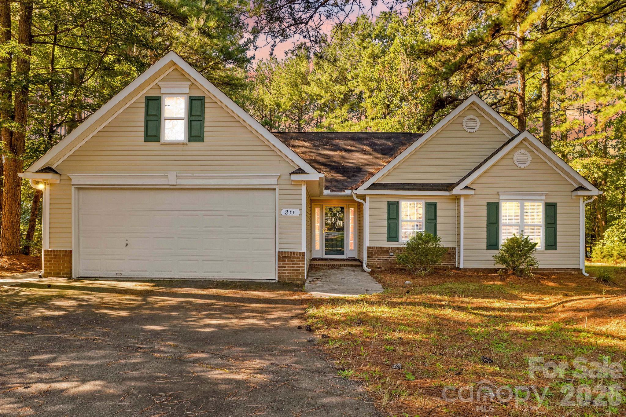 211 W Whispering Pines Lane Property Photo 2