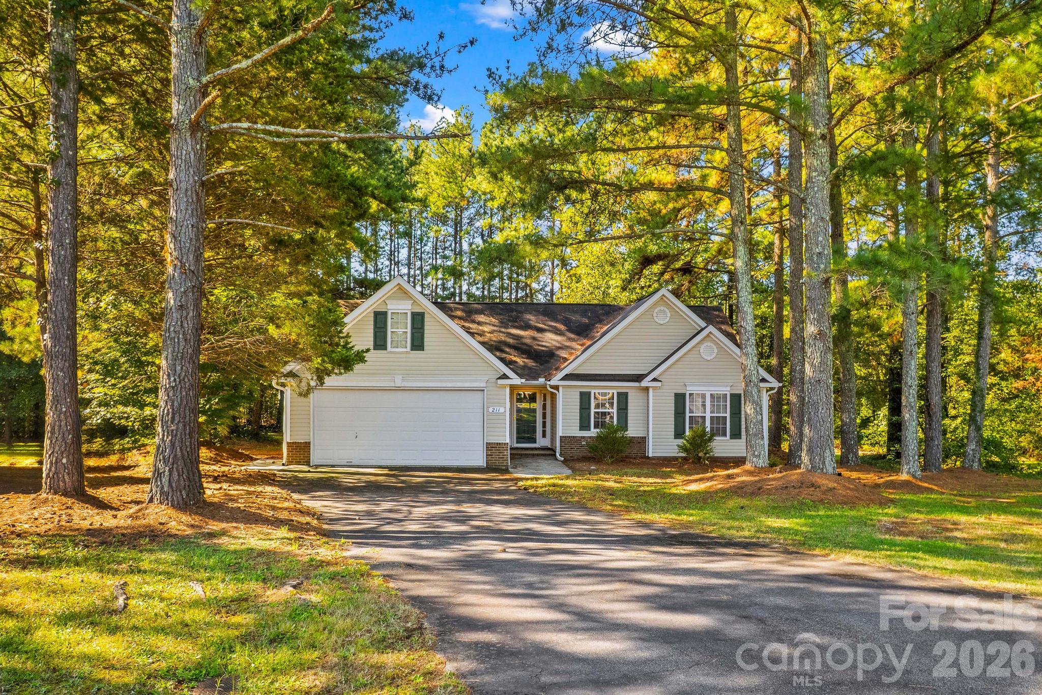 211 W Whispering Pines Lane Property Photo 3