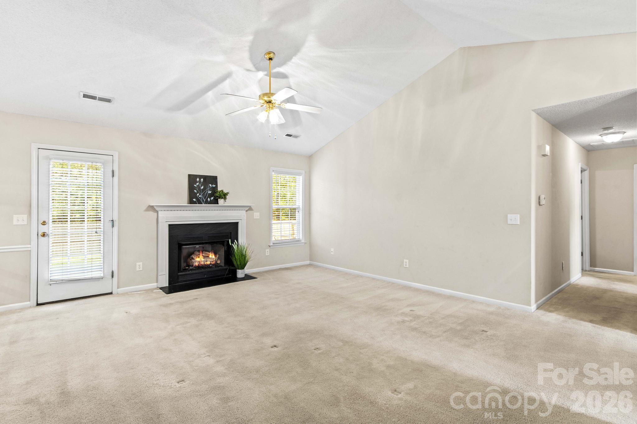 211 W Whispering Pines Lane Property Photo 13