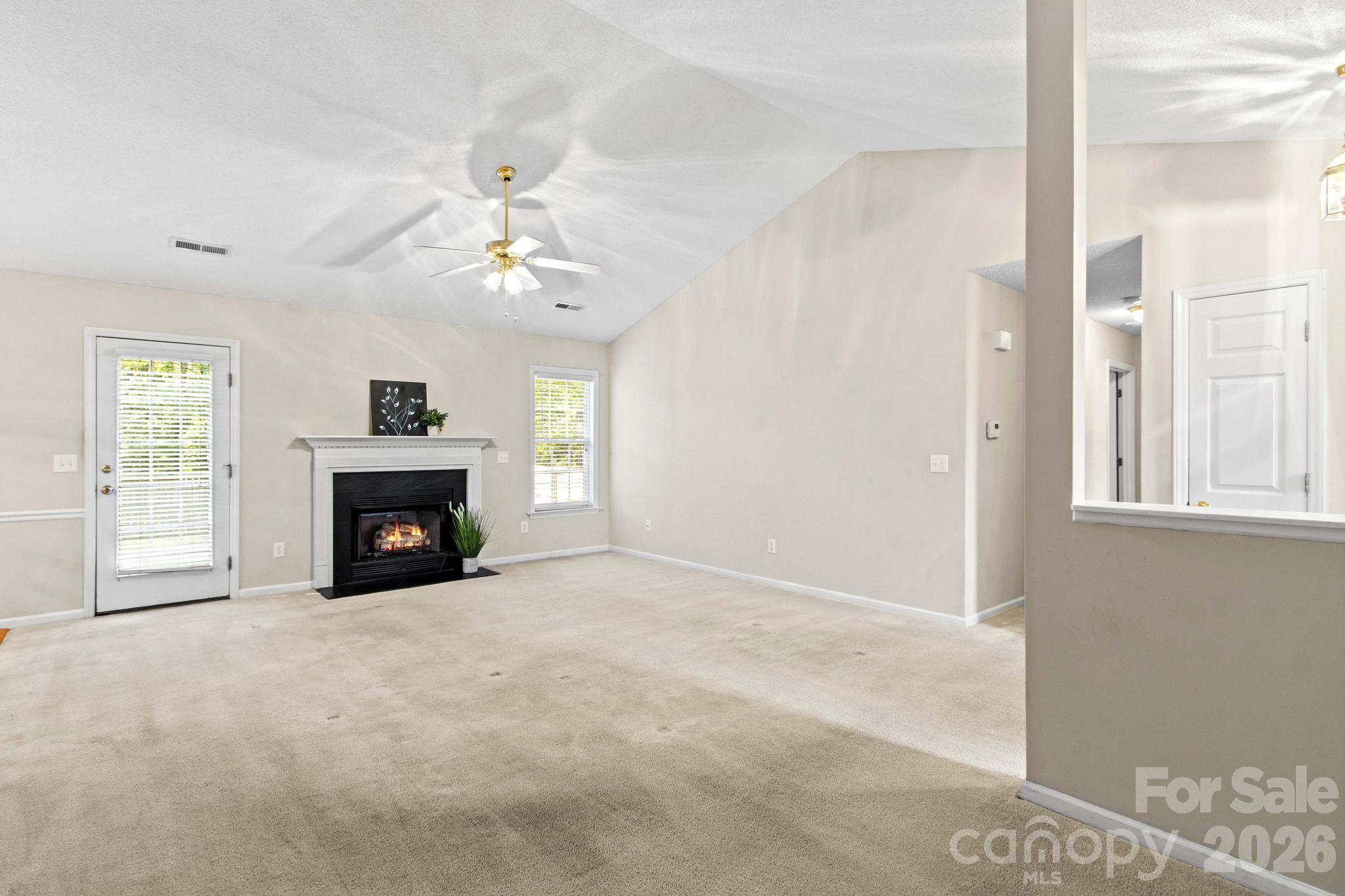 211 W Whispering Pines Lane Property Photo 15