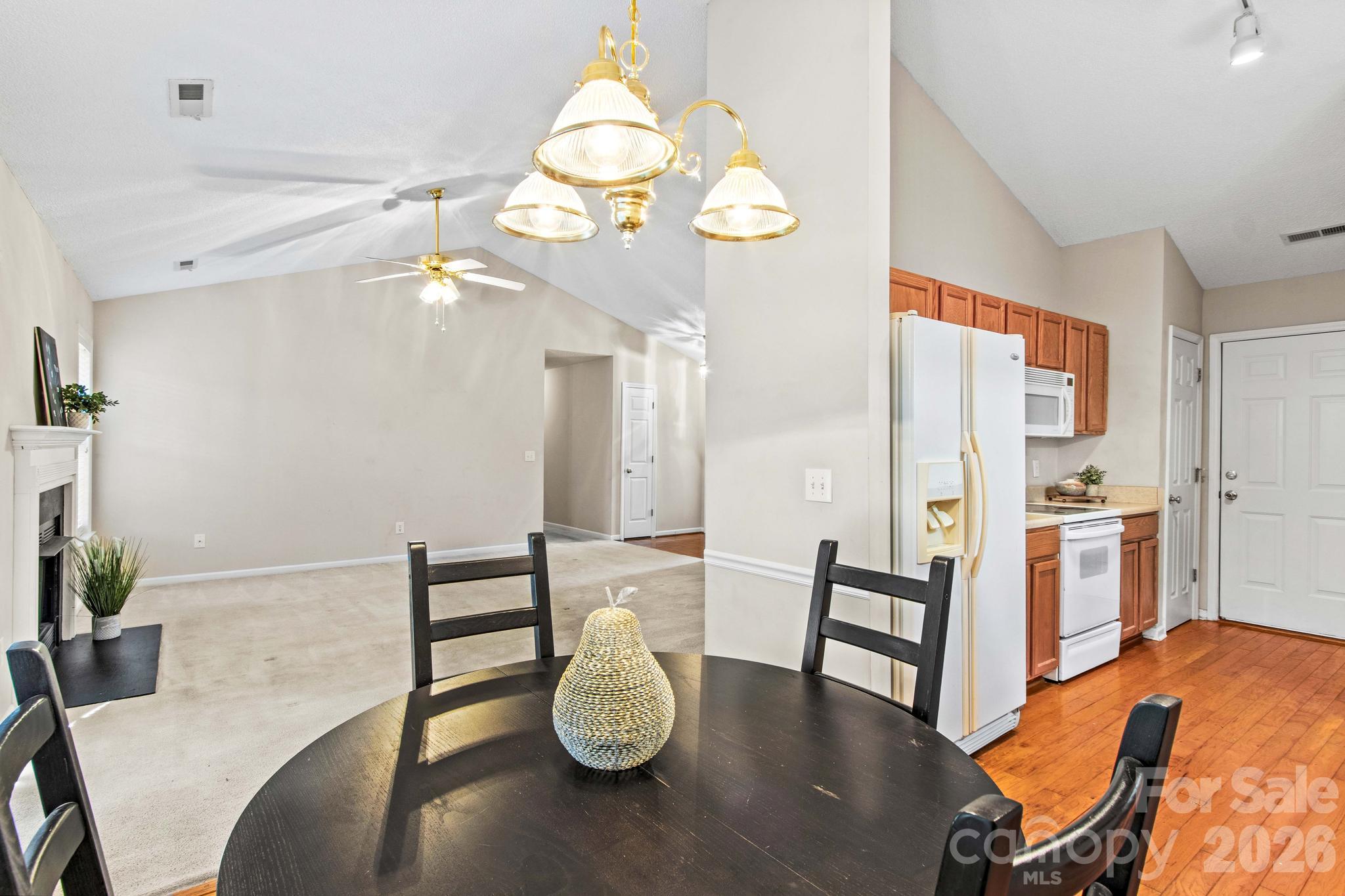 211 W Whispering Pines Lane Property Photo 18