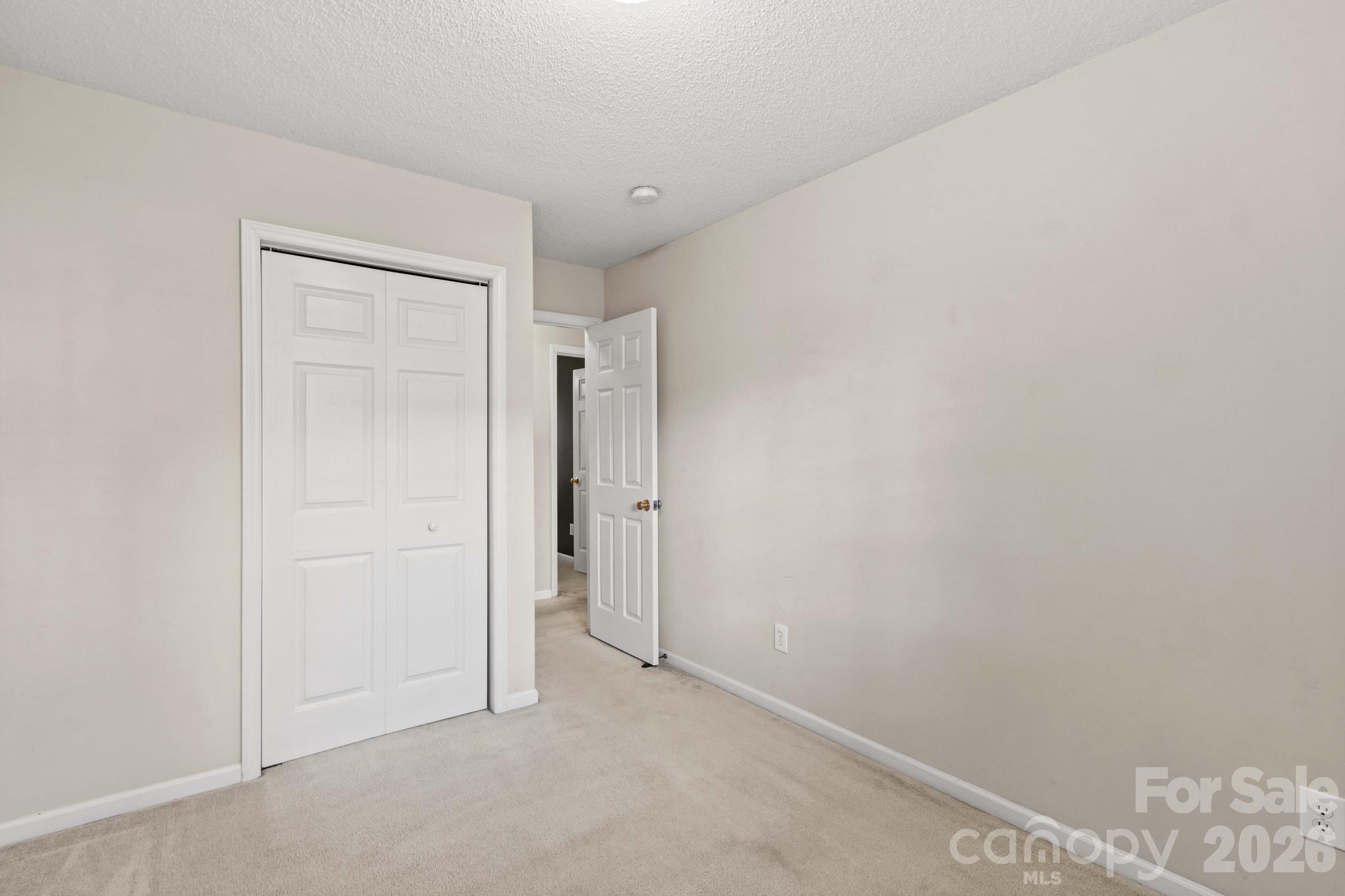 211 W Whispering Pines Lane Property Photo 35