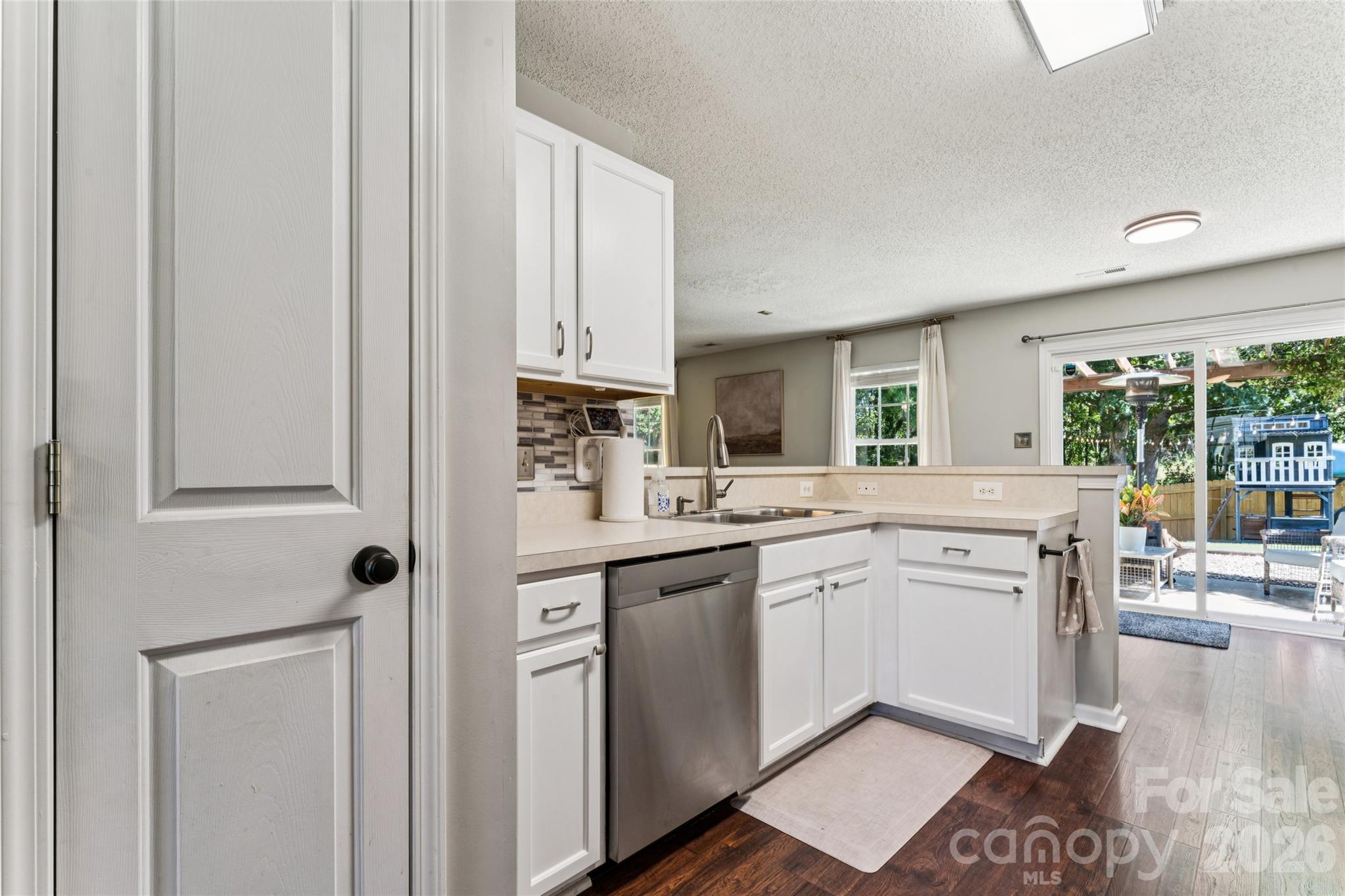 108 Henfield Way Property Photo 9