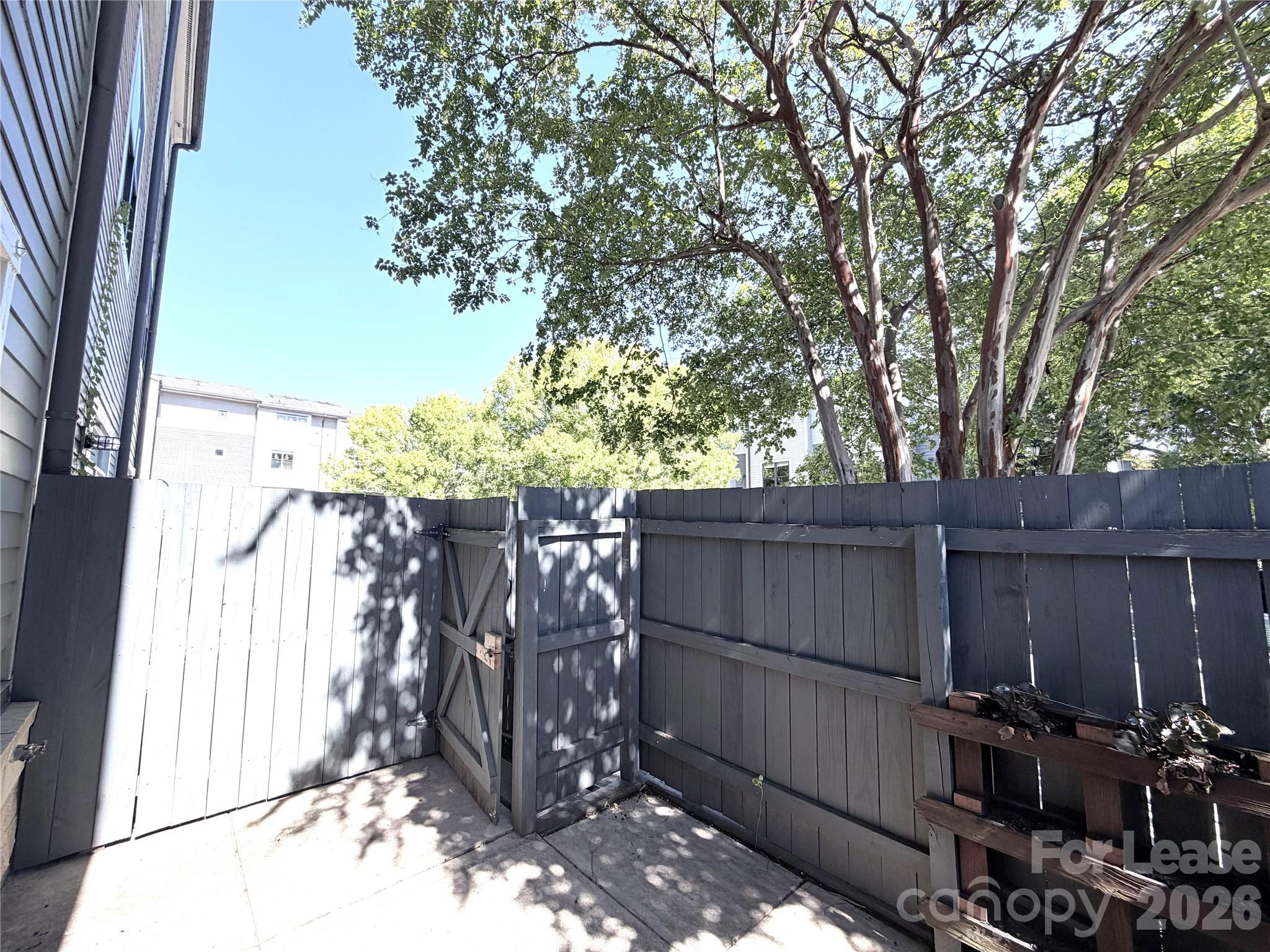 961 E 7th Street Property Photo 3