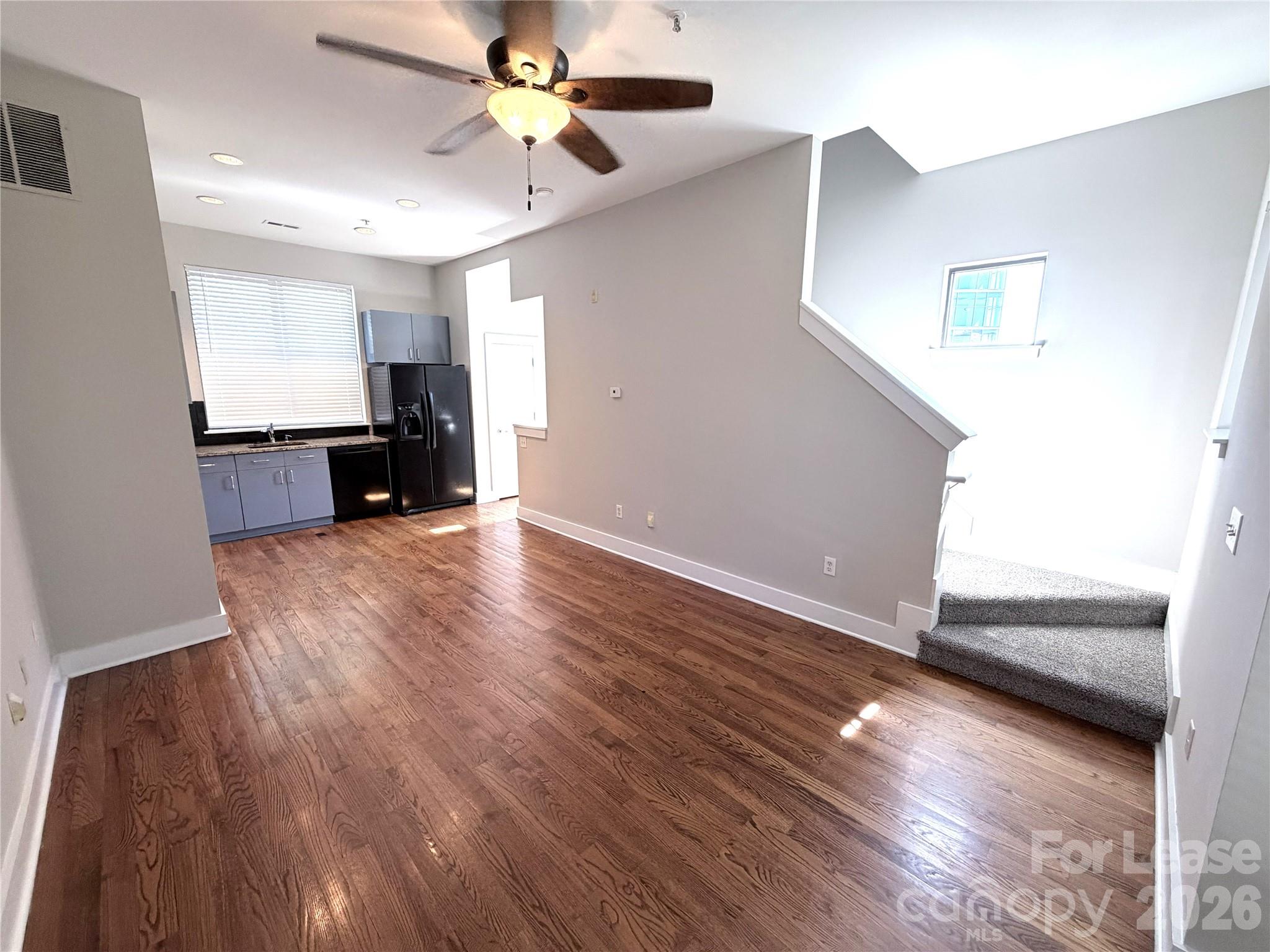 961 E 7th Street Property Photo 6