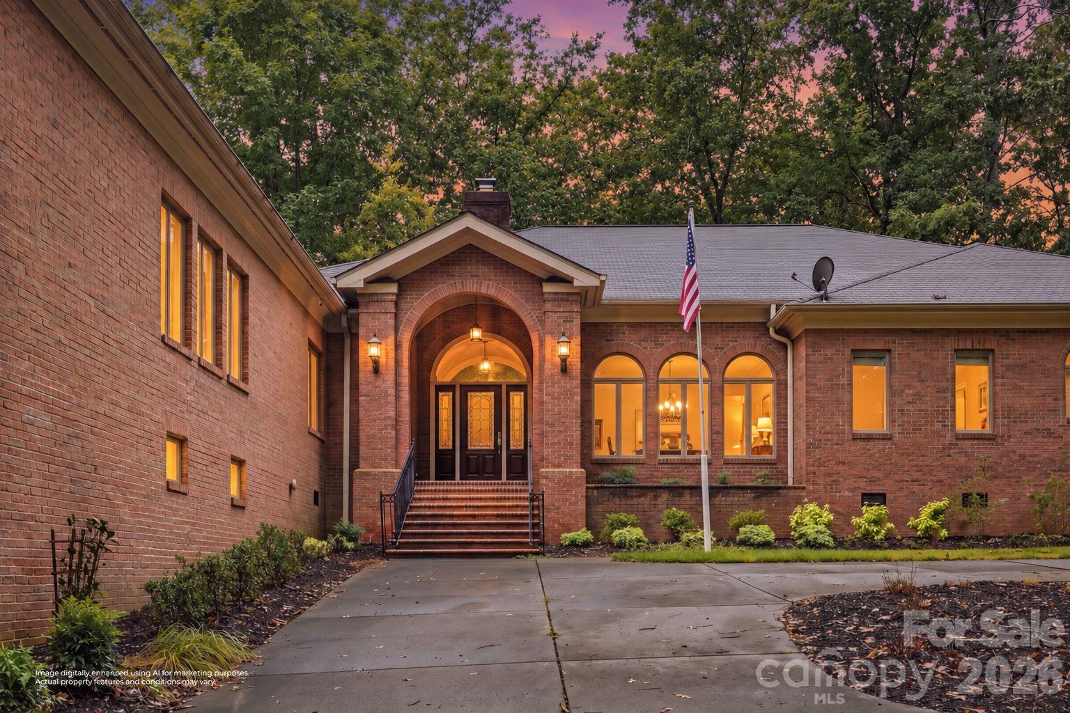 935 Woods Loop Property Photo 1