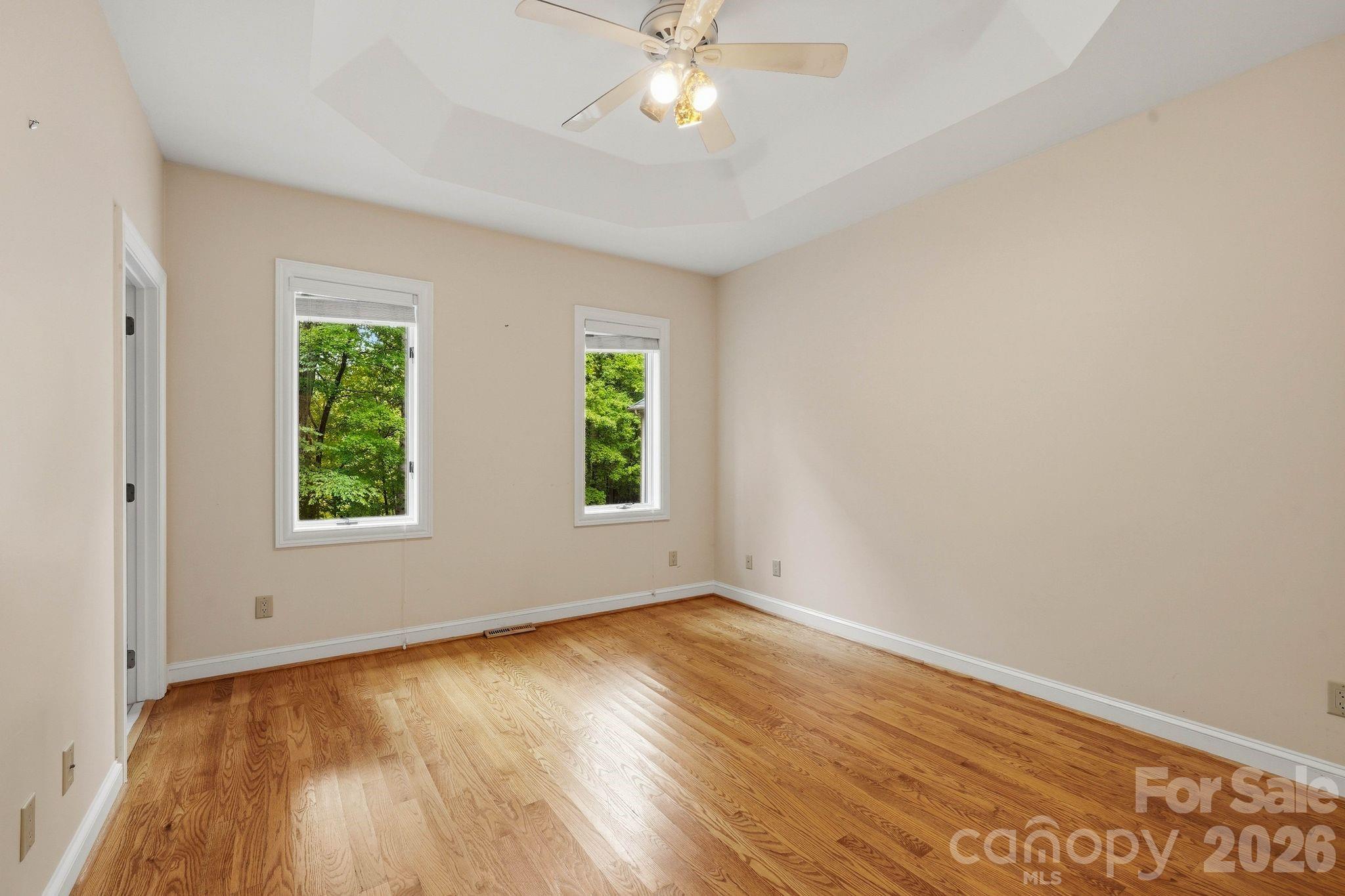 935 Woods Loop Property Photo 14