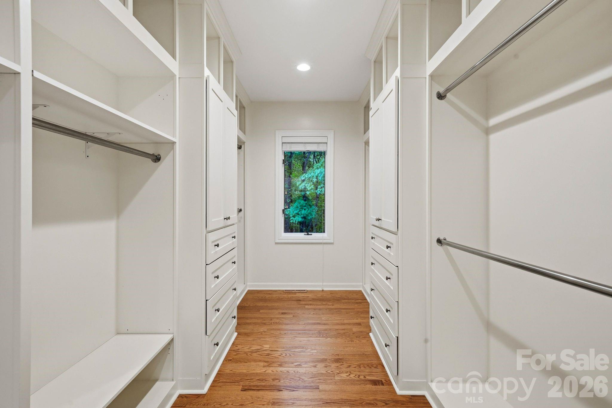 935 Woods Loop Property Photo 33