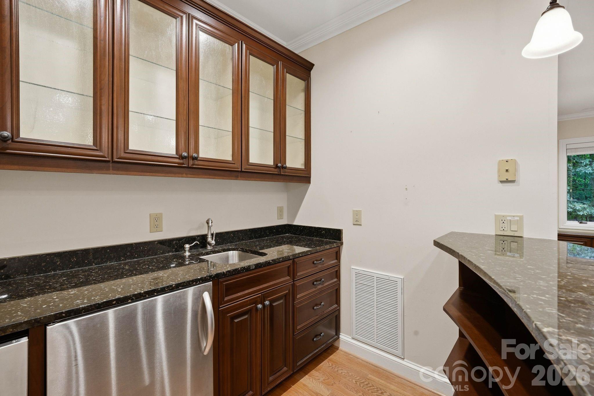 935 Woods Loop Property Photo 37