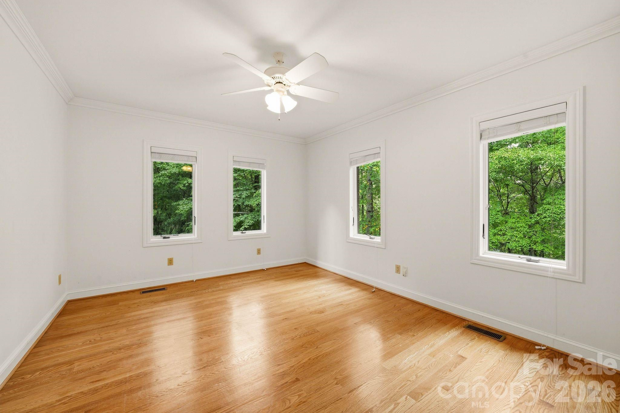 935 Woods Loop Property Photo 41