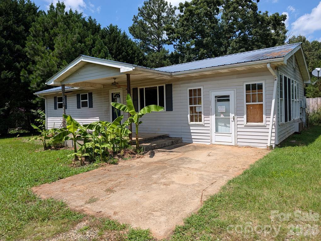 1859 Rollins Drive Property Photo 3