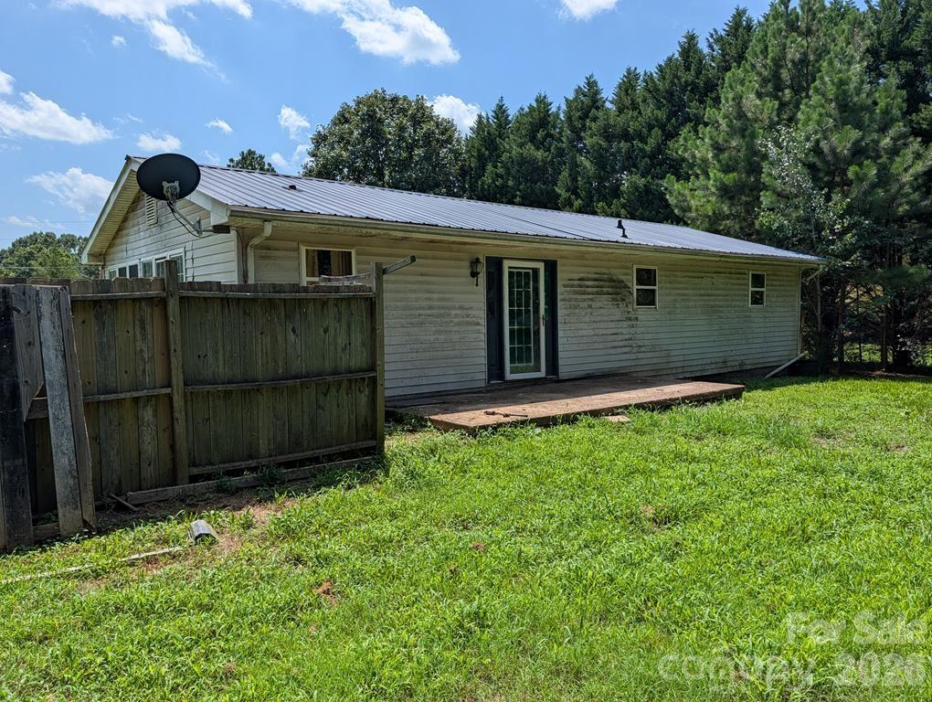 1859 Rollins Drive Property Photo 4
