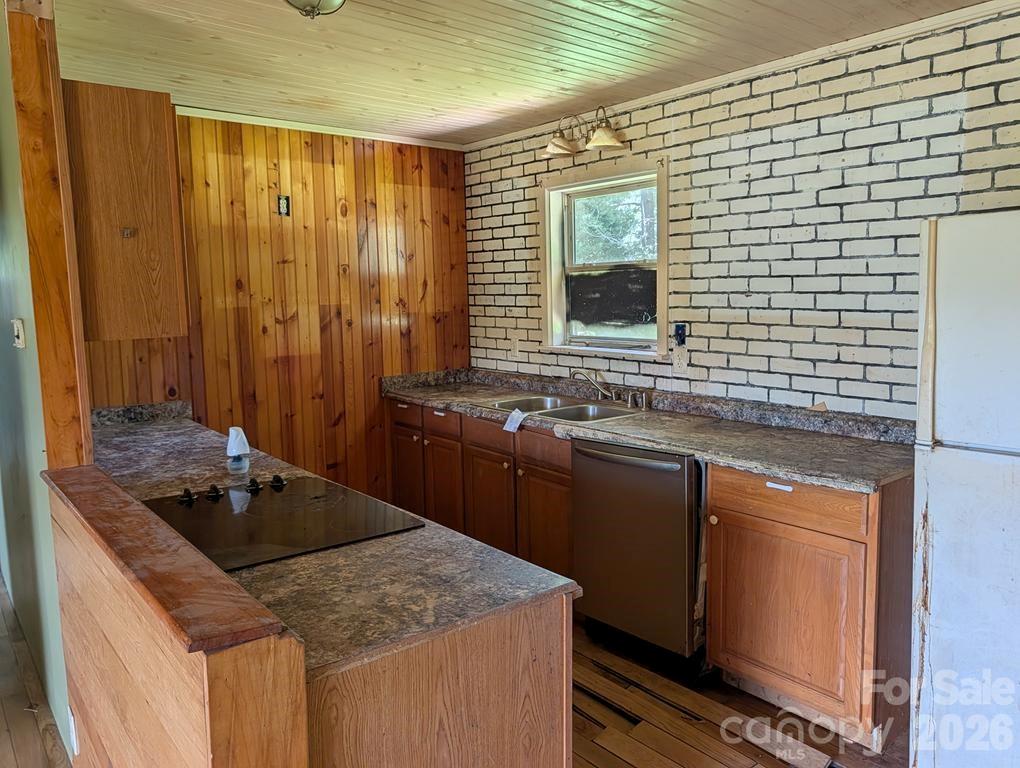 1859 Rollins Drive Property Photo 12