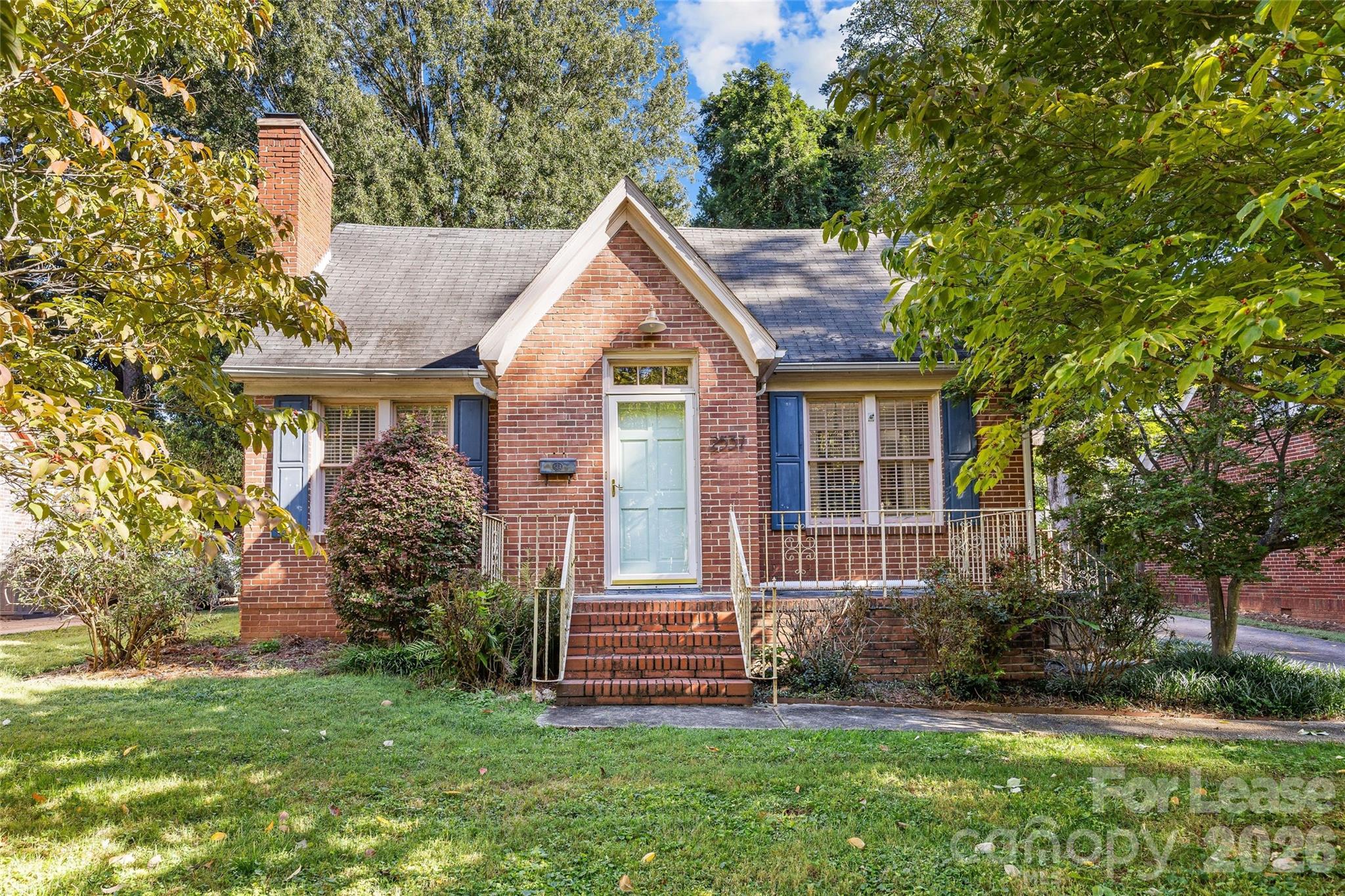 2537 Cranbrook Lane Property Photo 1