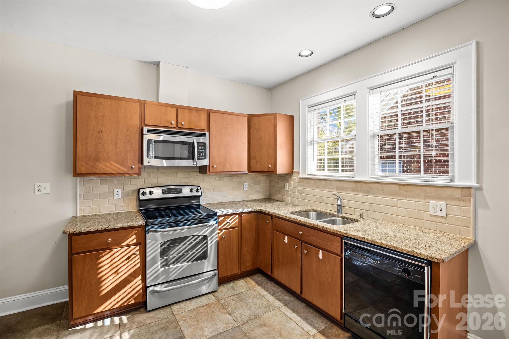 2537 Cranbrook Lane Property Photo 8