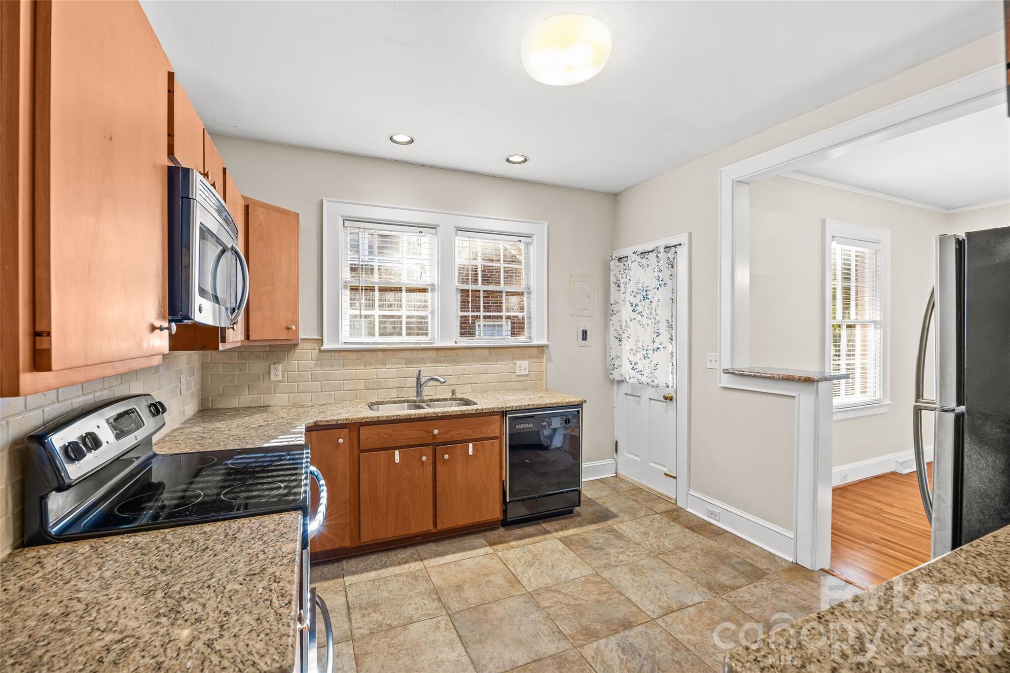2537 Cranbrook Lane Property Photo 9