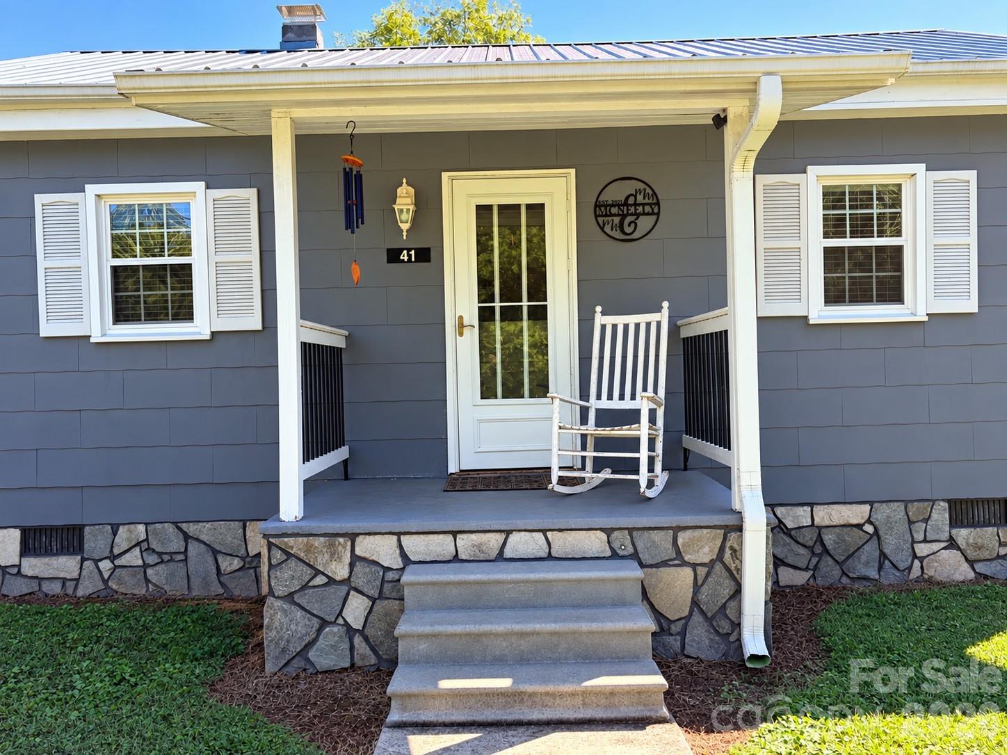 41 Whitner Drive Property Photo 1