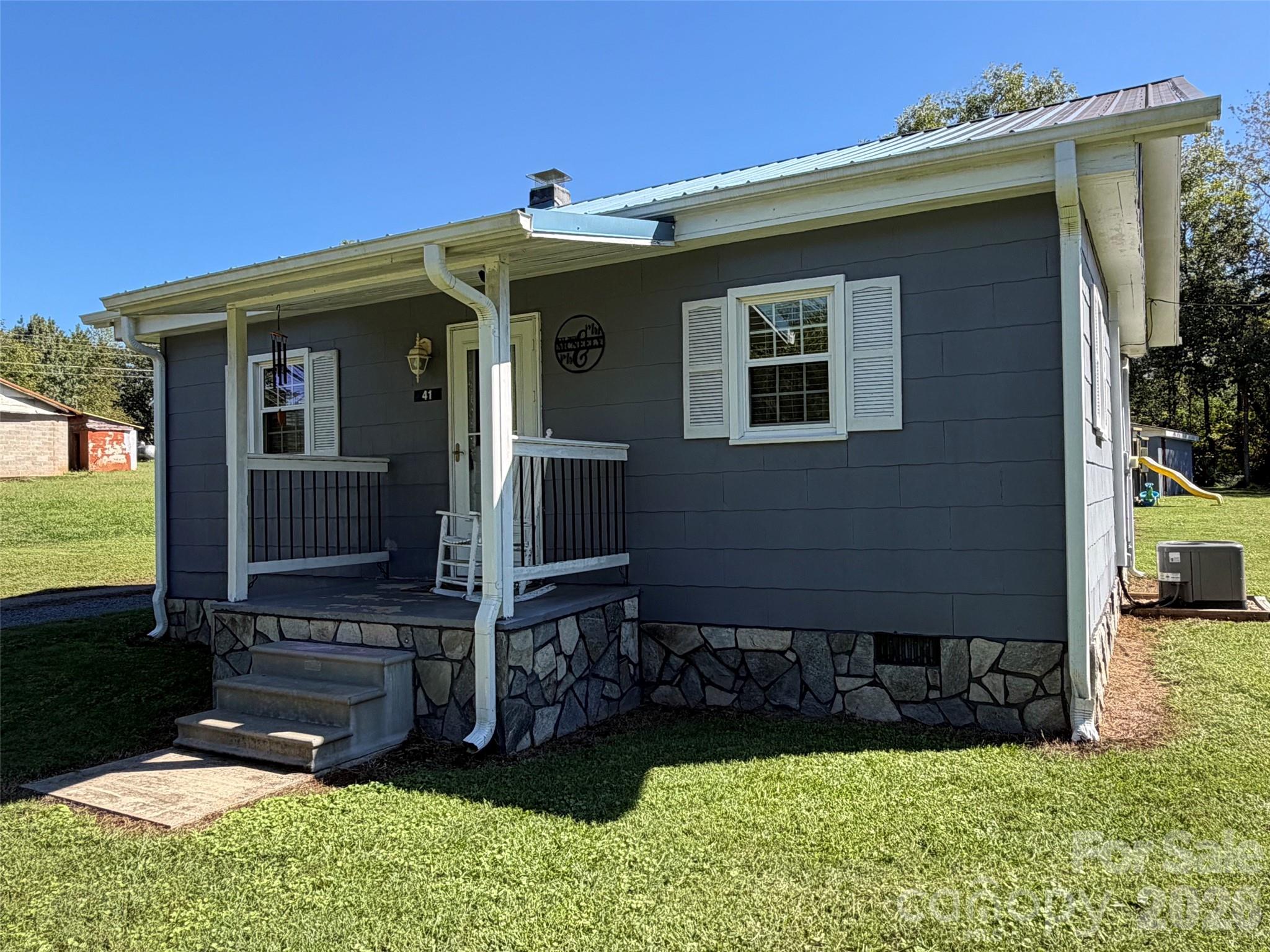 41 Whitner Drive Property Photo 1
