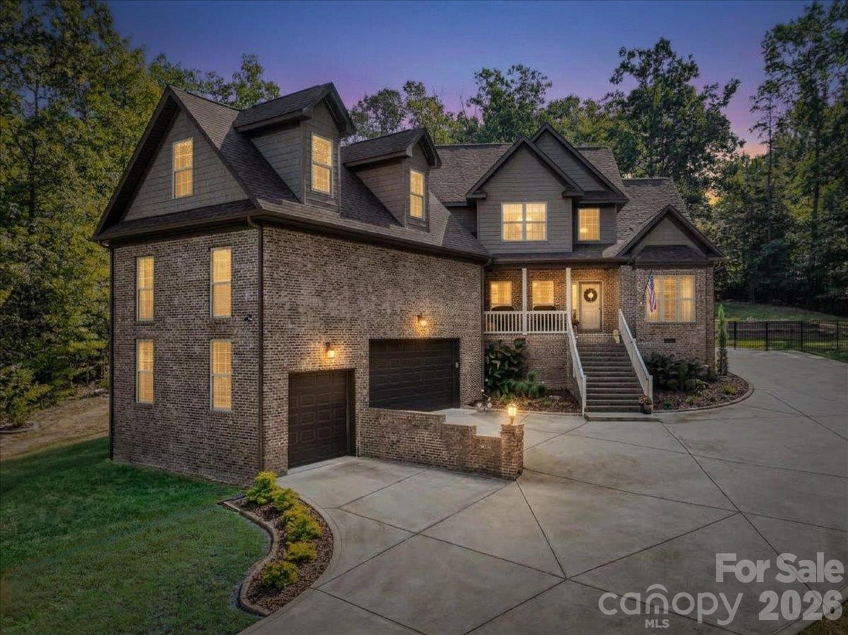 330 Woodland Glen Road Property Photo 1