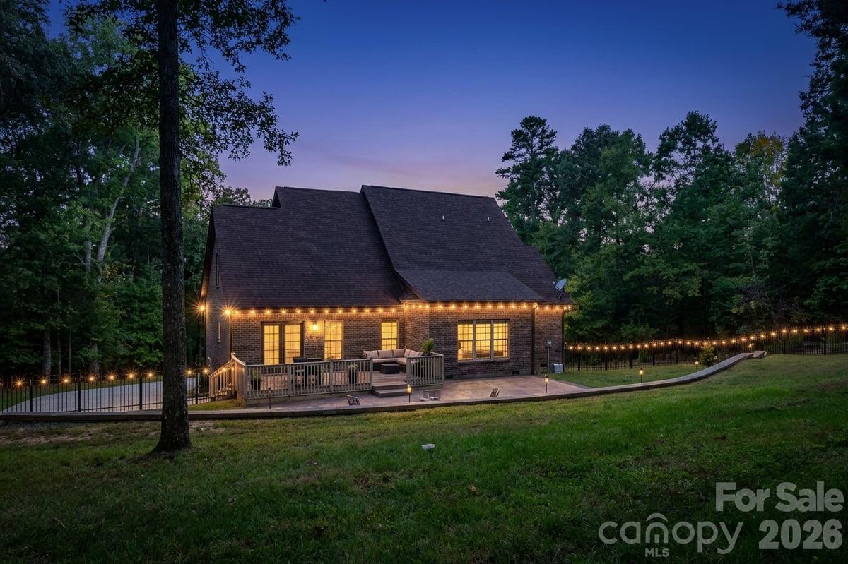 330 Woodland Glen Road Property Photo 3