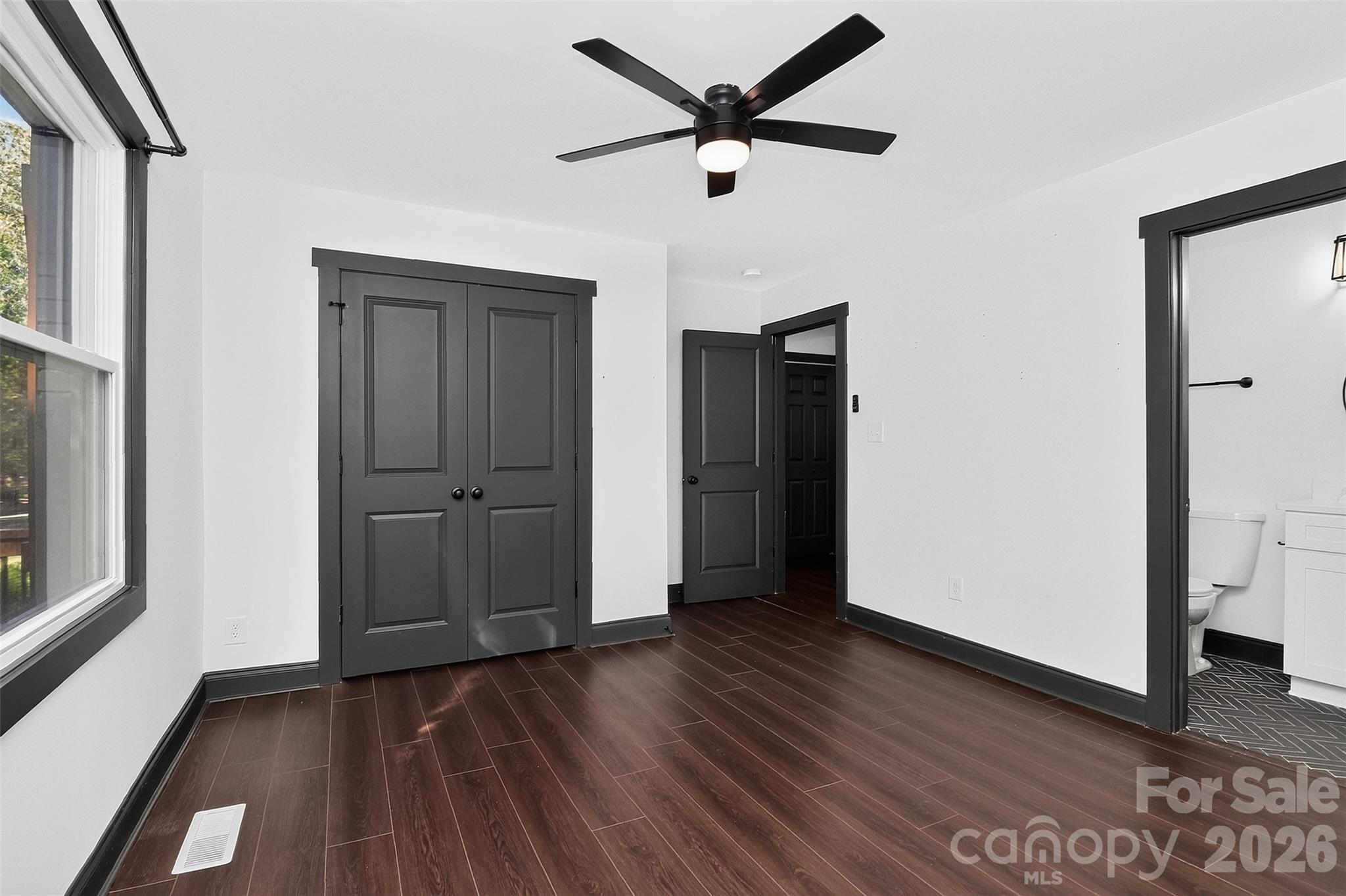 2736 Royston Road Property Photo 12