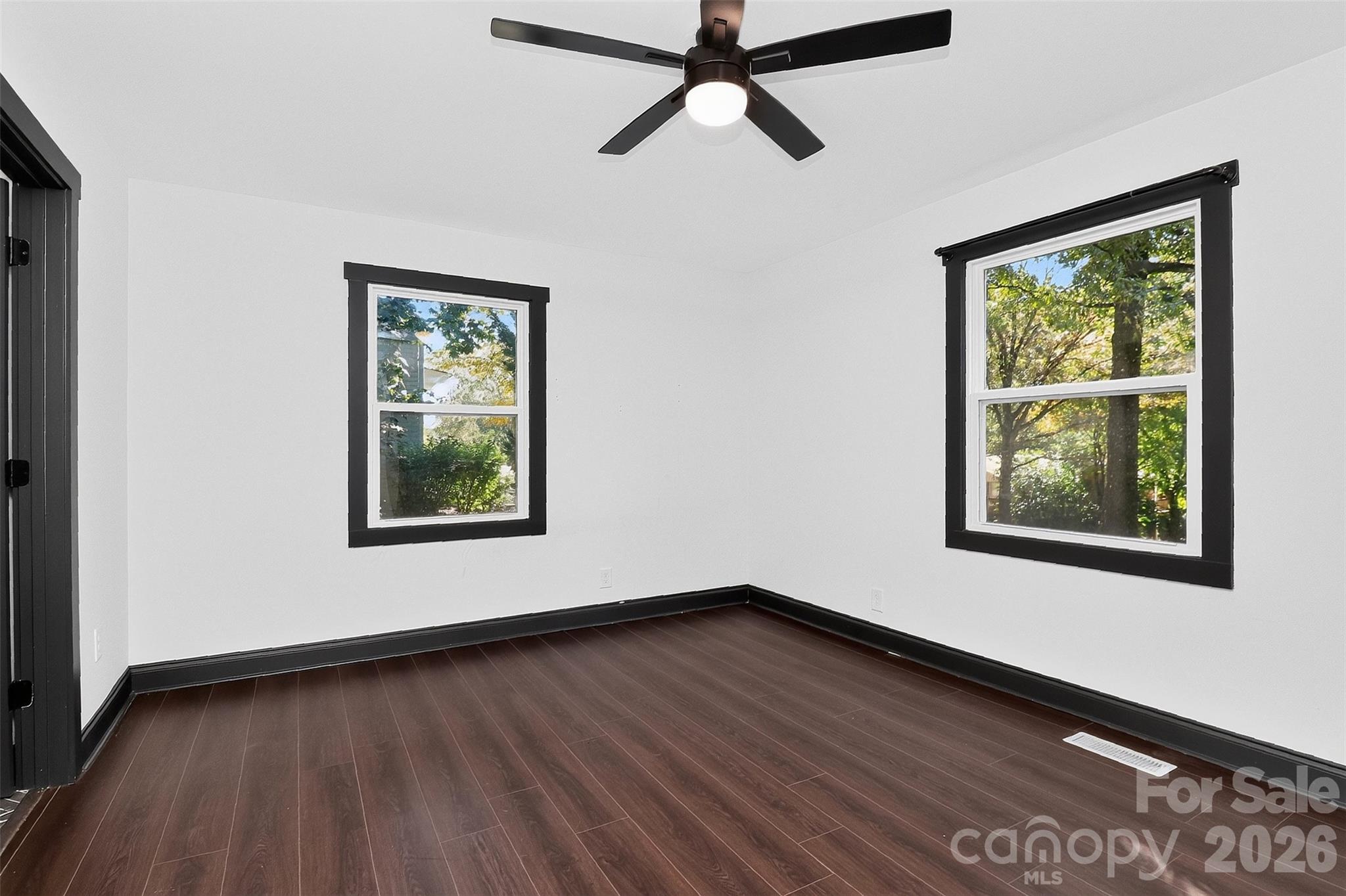 2736 Royston Road Property Photo 13