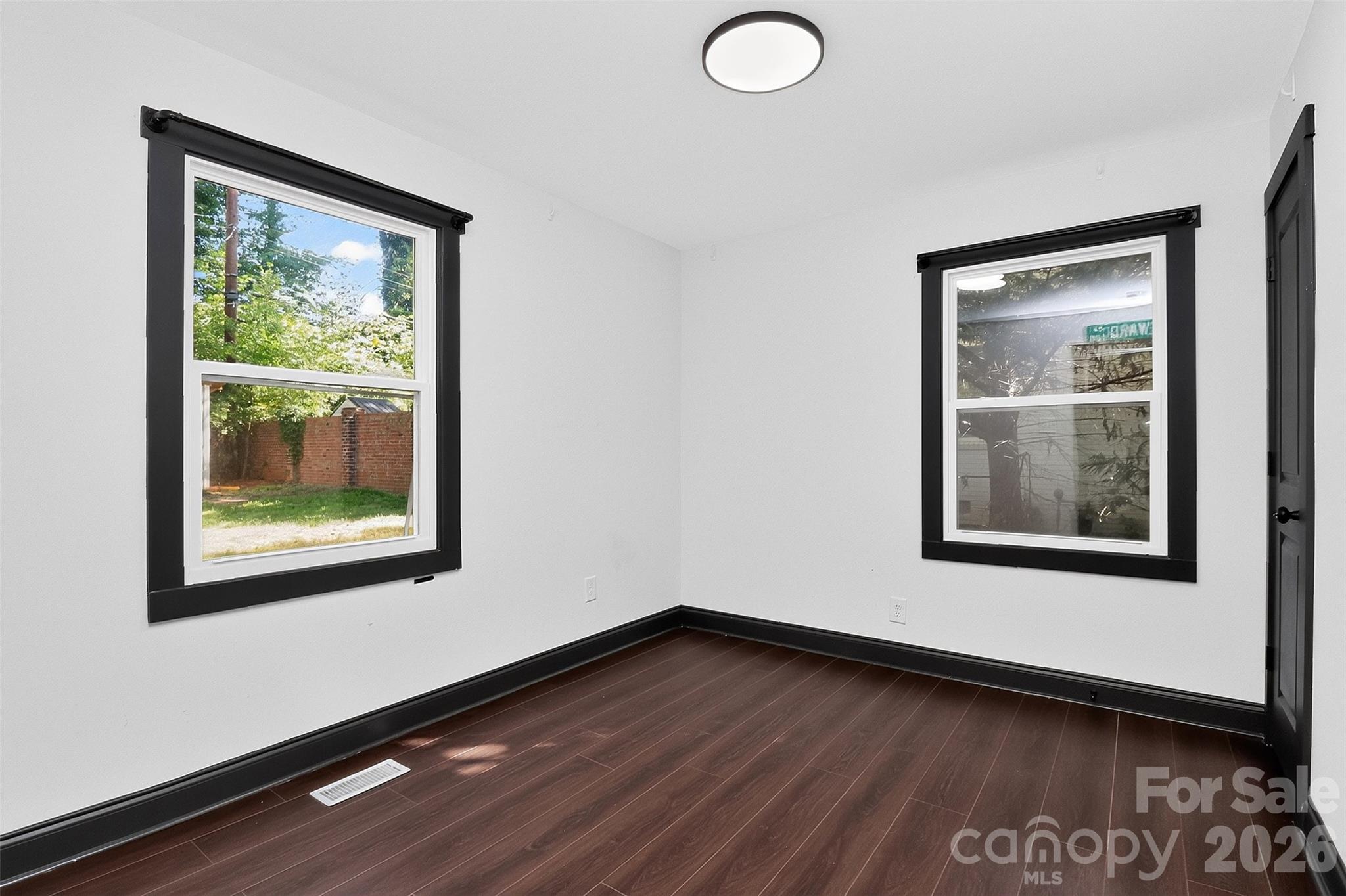 2736 Royston Road Property Photo 14