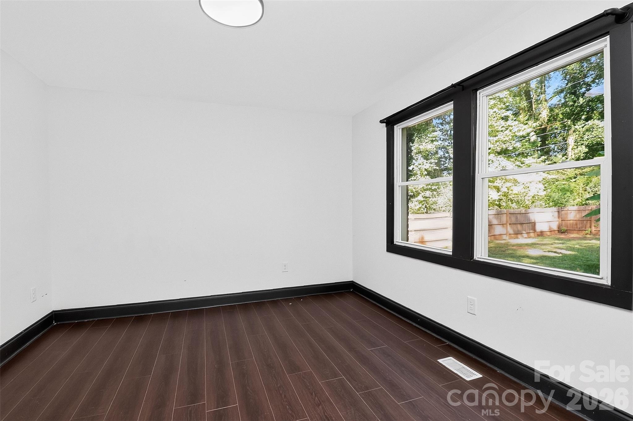 2736 Royston Road Property Photo 15