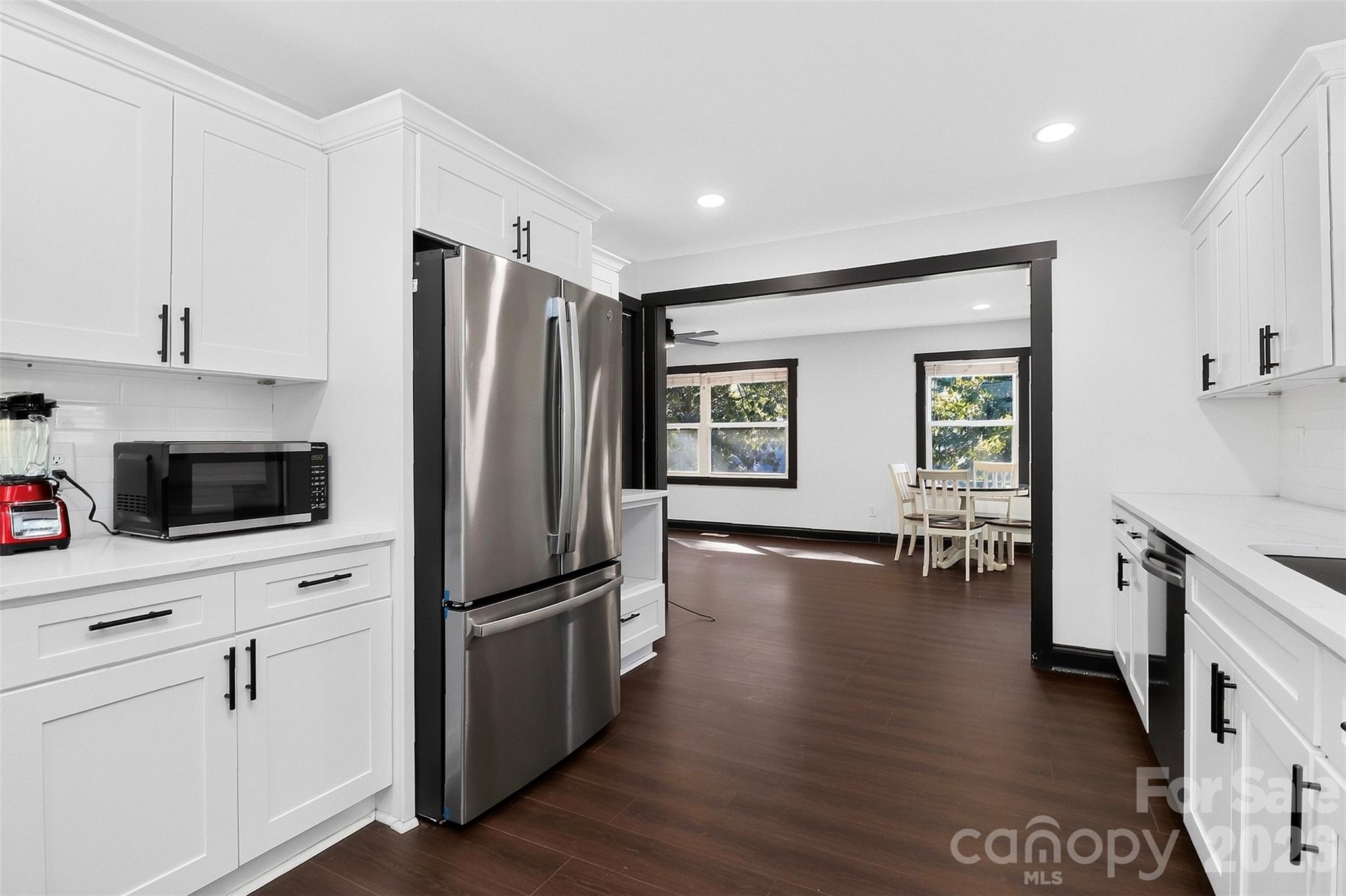 2736 Royston Road Property Photo 18