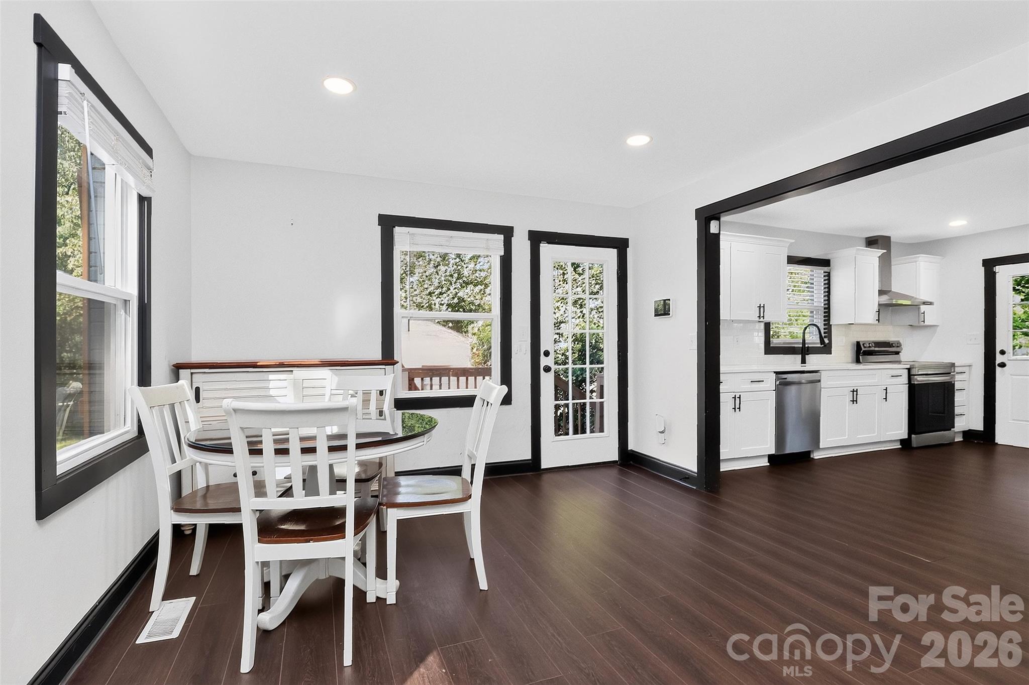 2736 Royston Road Property Photo 23