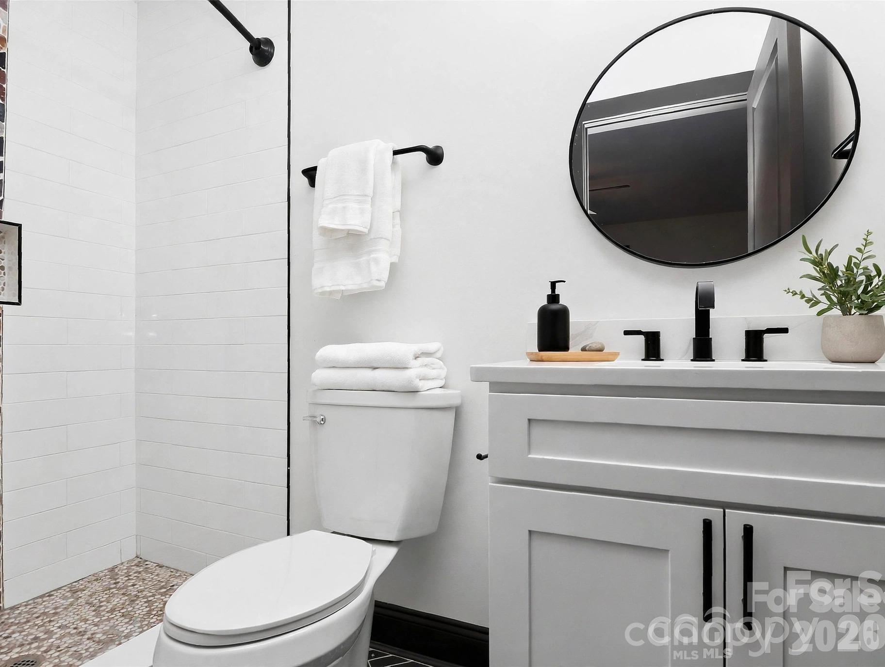2736 Royston Road Property Photo 28